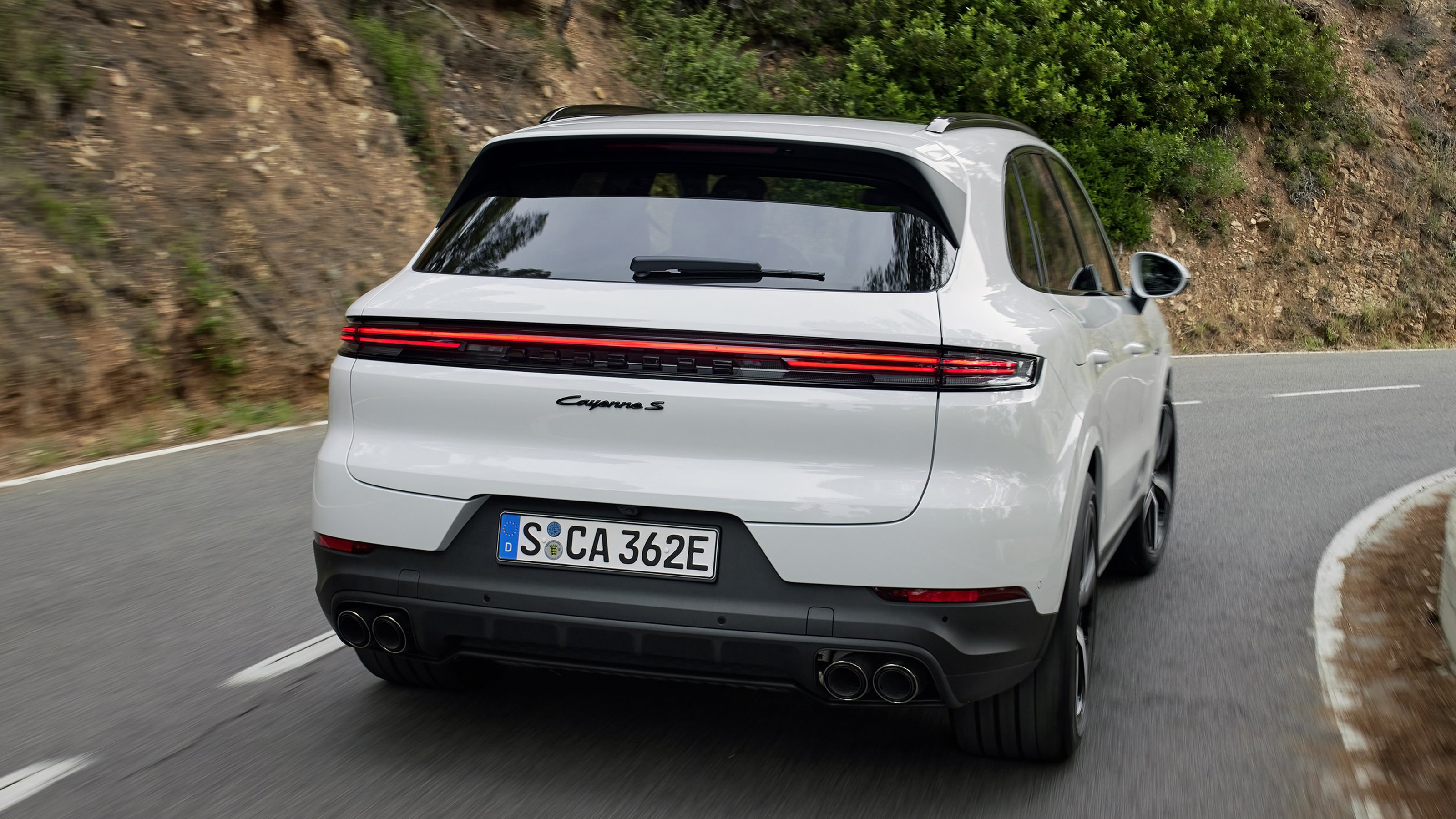 Porsche Cayenne S E-Hybrid - rear