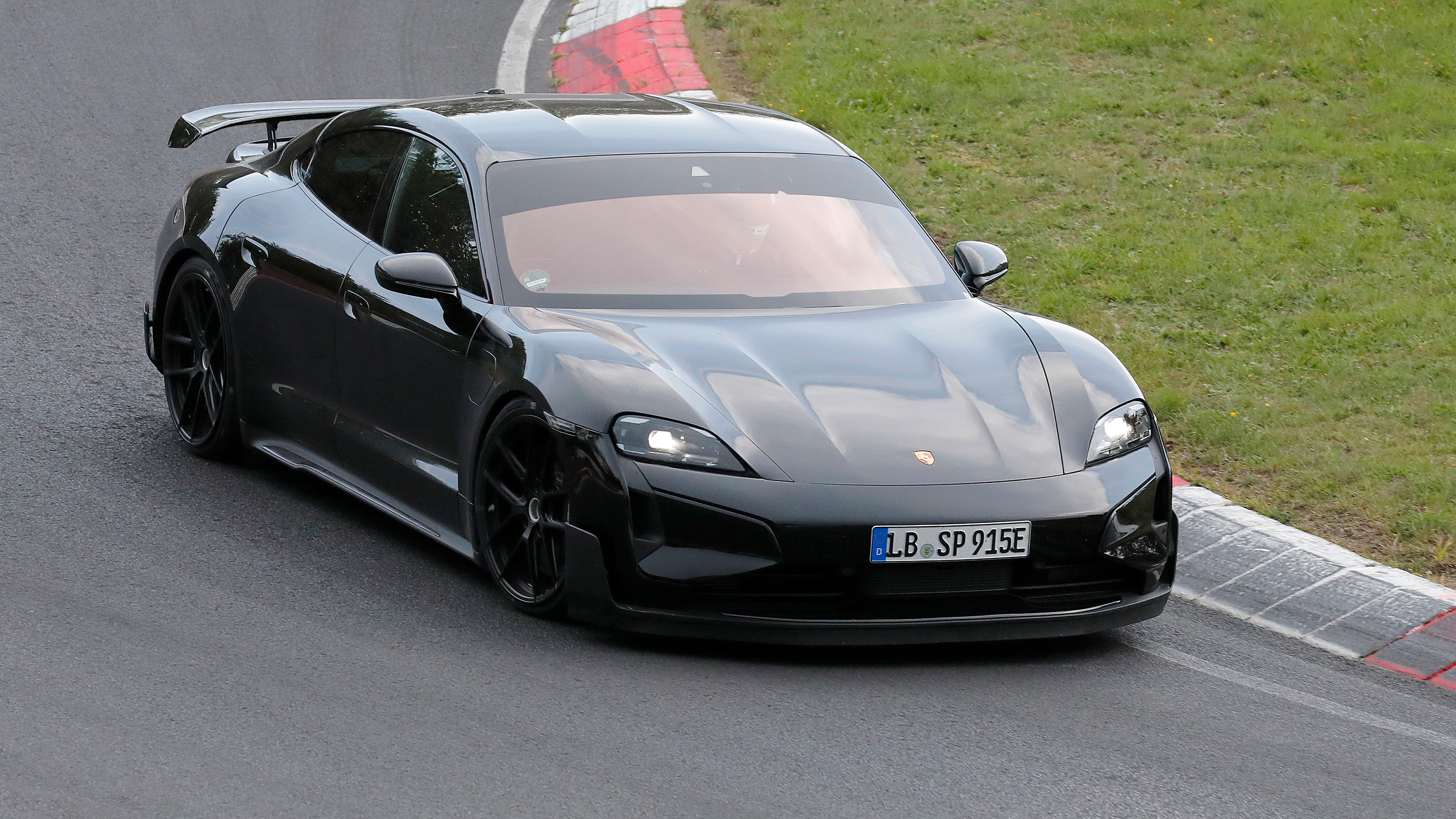 Porsche Taycan GT - cornering 