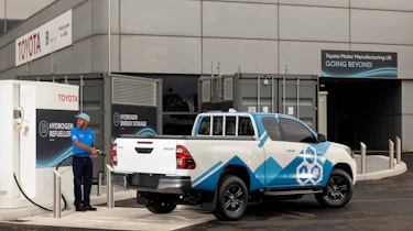 Hydrogen Toyota Hilux - refueling