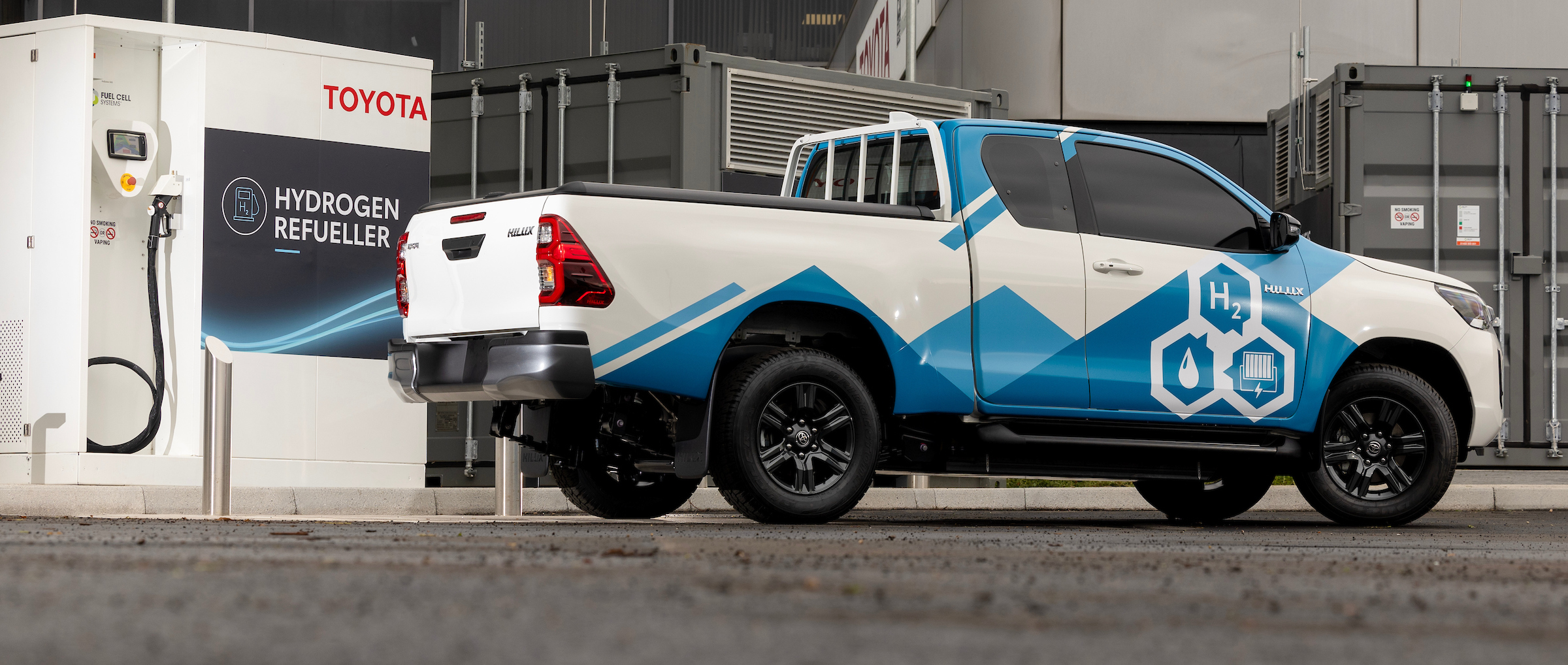 Hydrogen Toyota Hilux - rear static 
