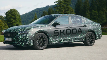 Skoda Superb hatchback - front