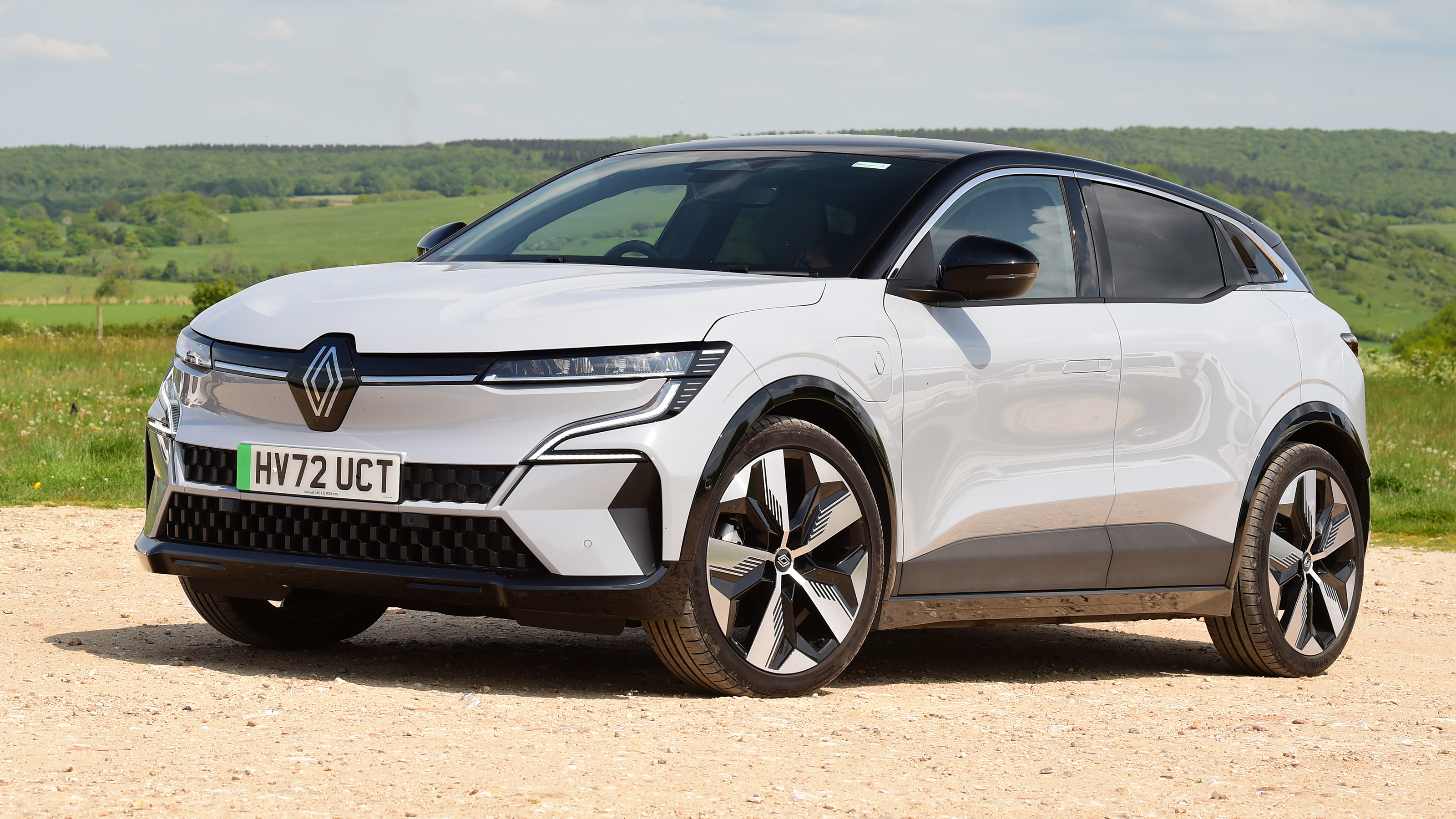 Renault Megane E-Tech - front static