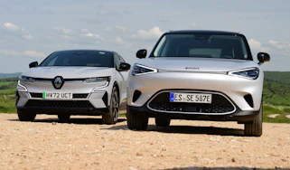 Smart #1 and Renault Megane E-Tech - front static