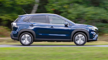 Suzuki S-Cross - side tracking