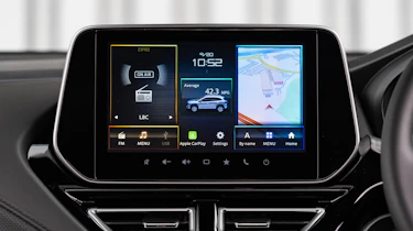 Suzuki S-Cross - central touchscreen