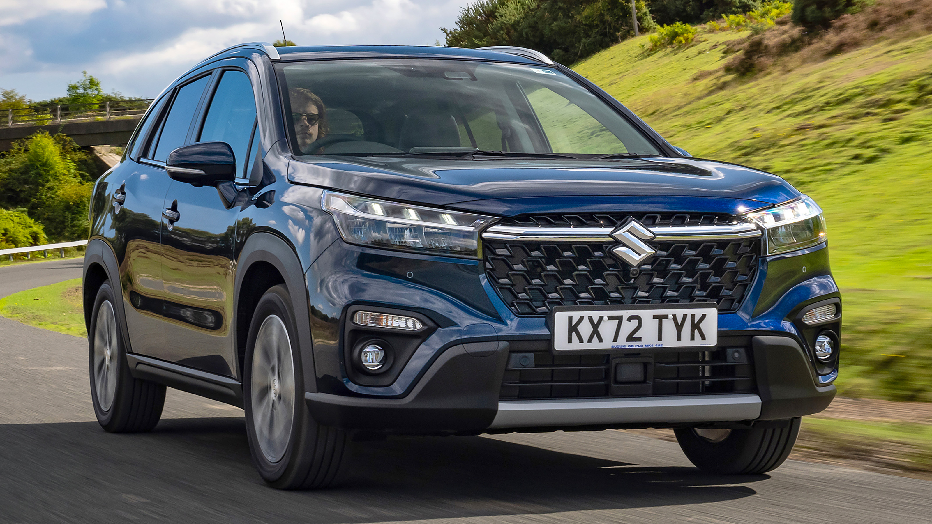 Suzuki S-Cross - front tracking