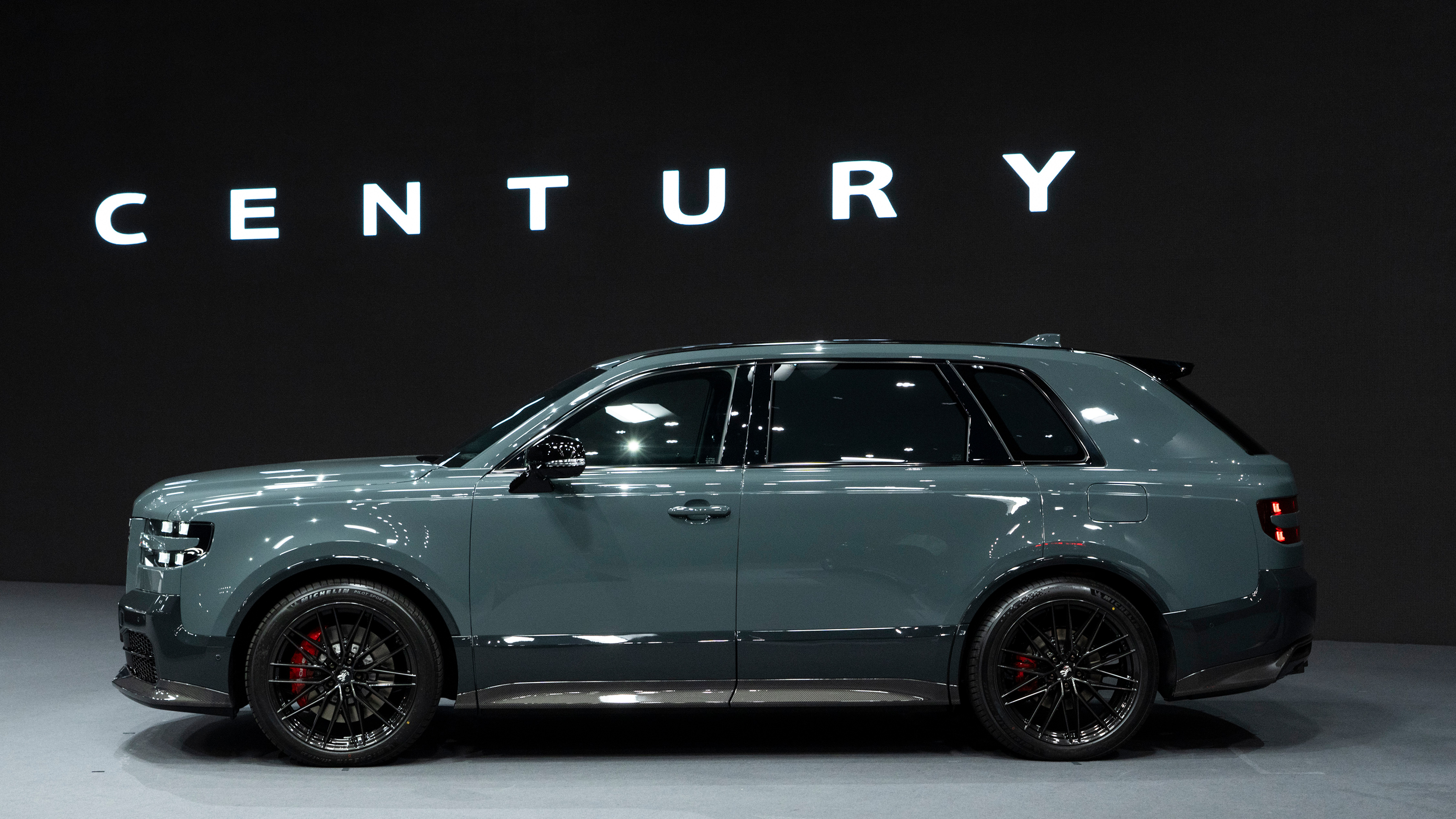 Toyota Century SUV GRMN - side 