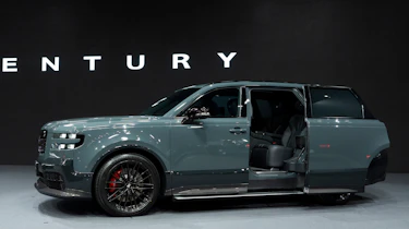 Toyota Century SUV GRMN - sliding doors