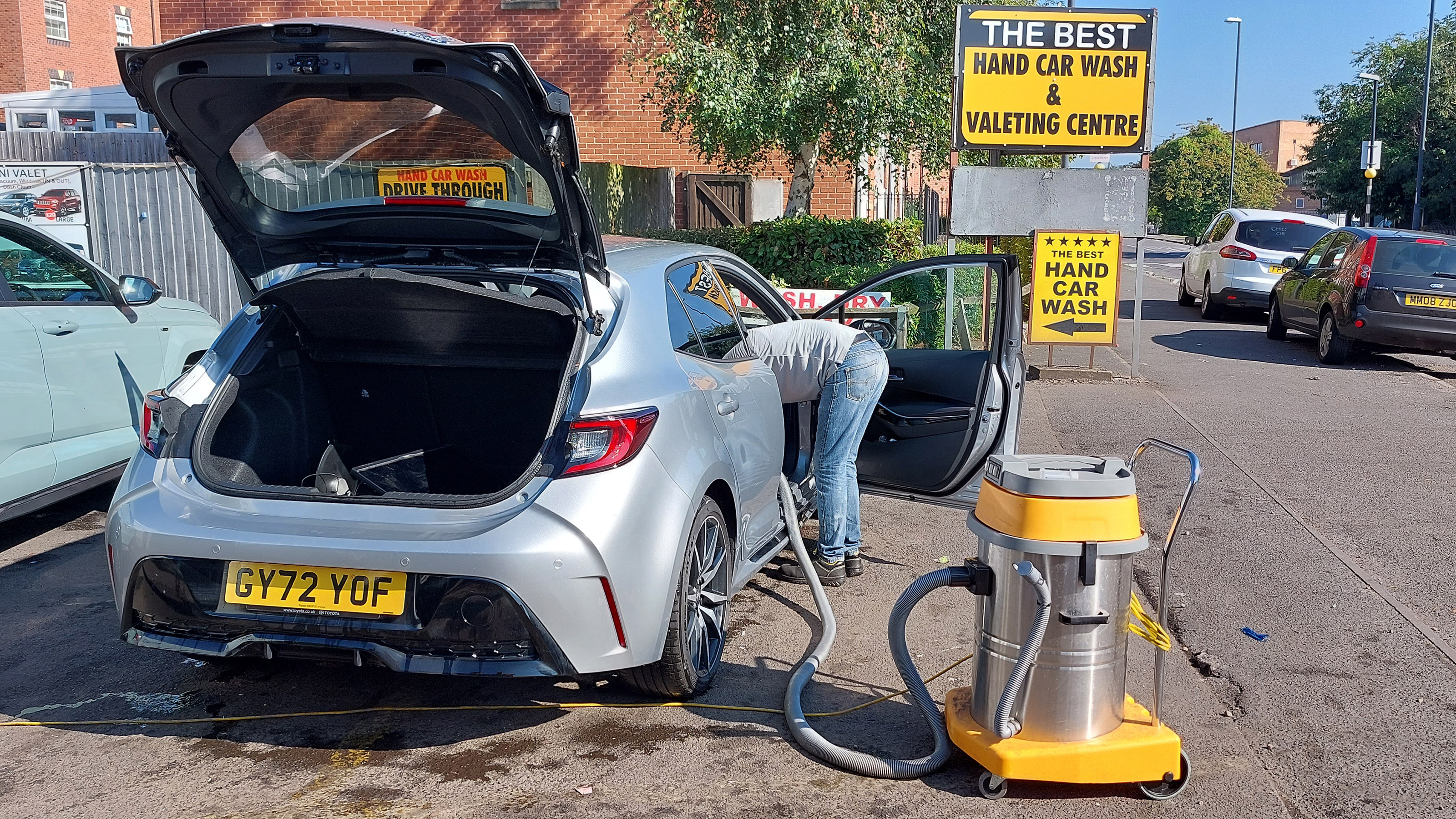Toyota Corolla long termer second report - cleaning
