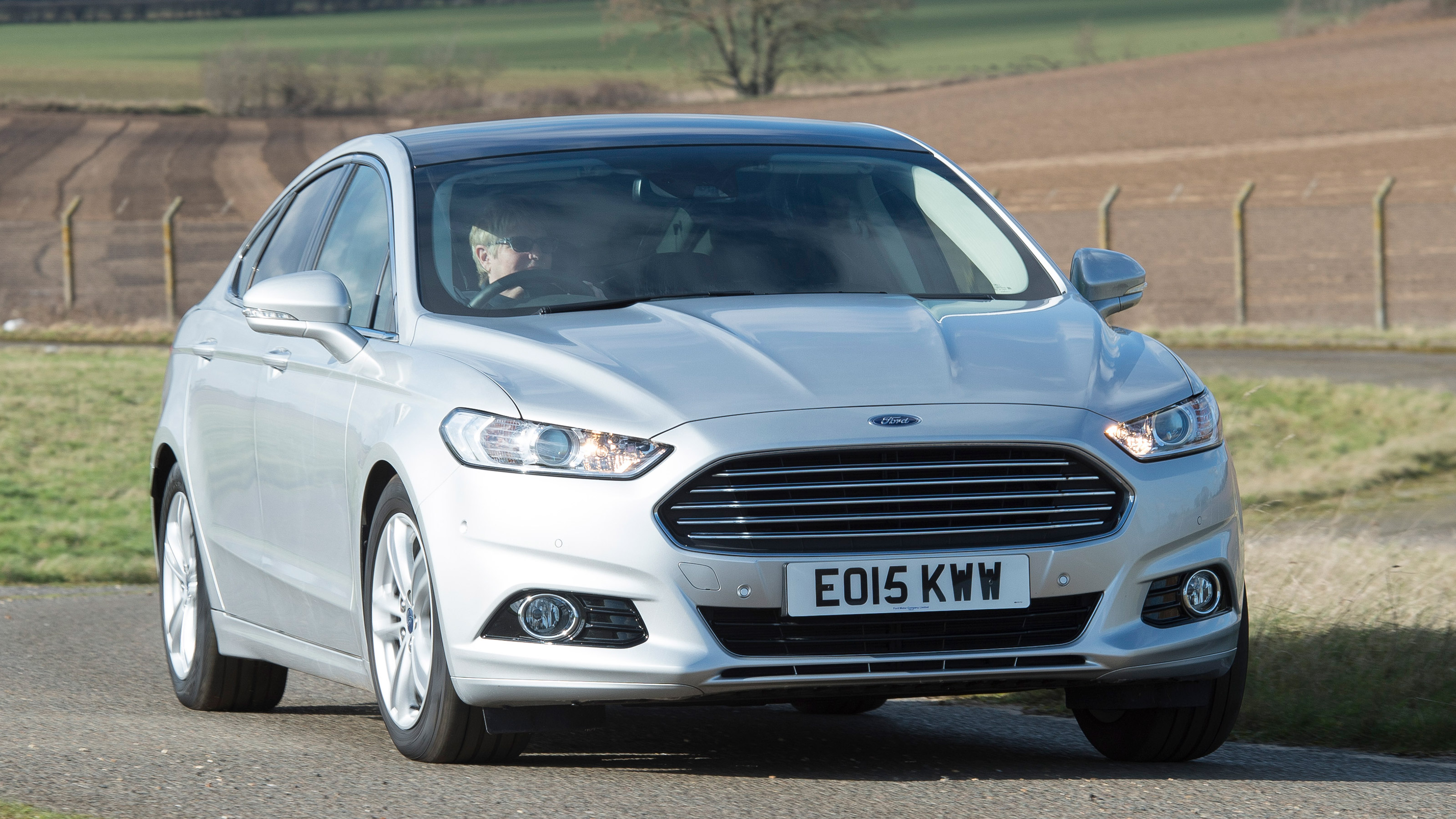 Ford Mondeo Mk4 - front action