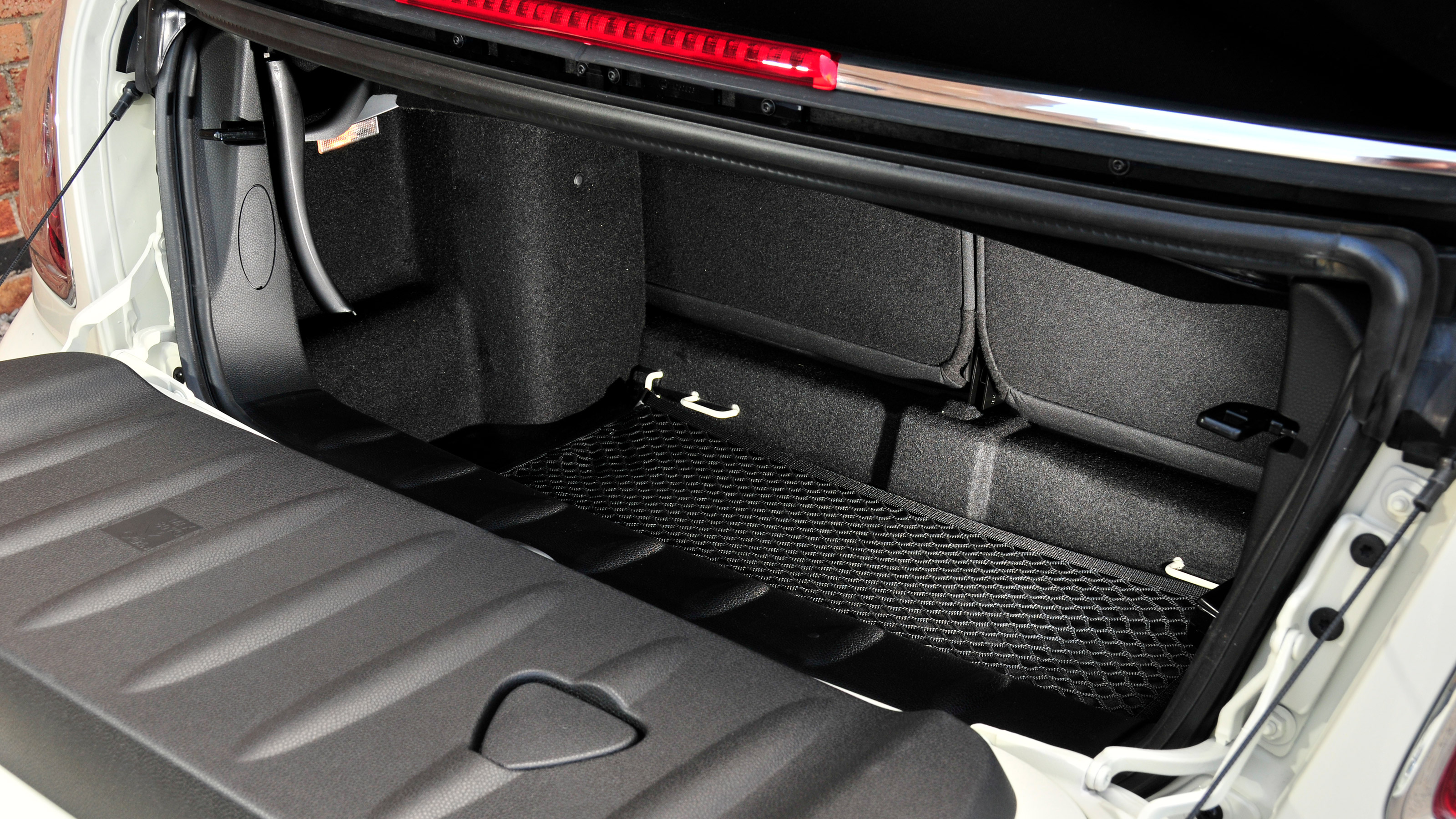 Used MINI Convertible - boot