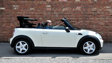 Used MINI Convertible - roof closing