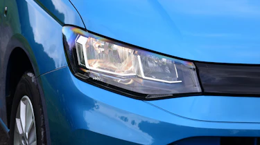 Volkswagen Caddy Cargo - headlight