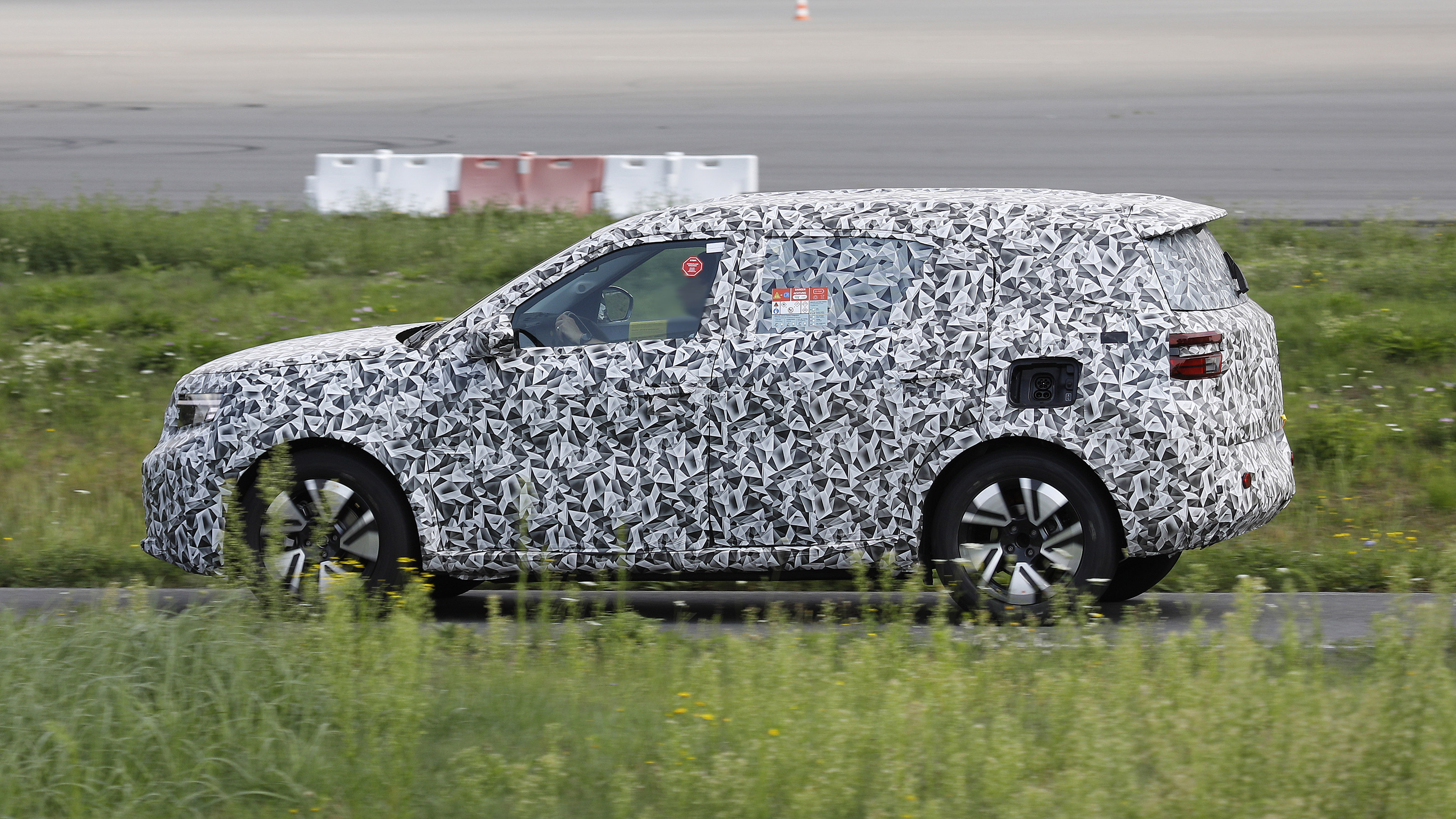 Vauxhall Crossland replacement spyshots 6