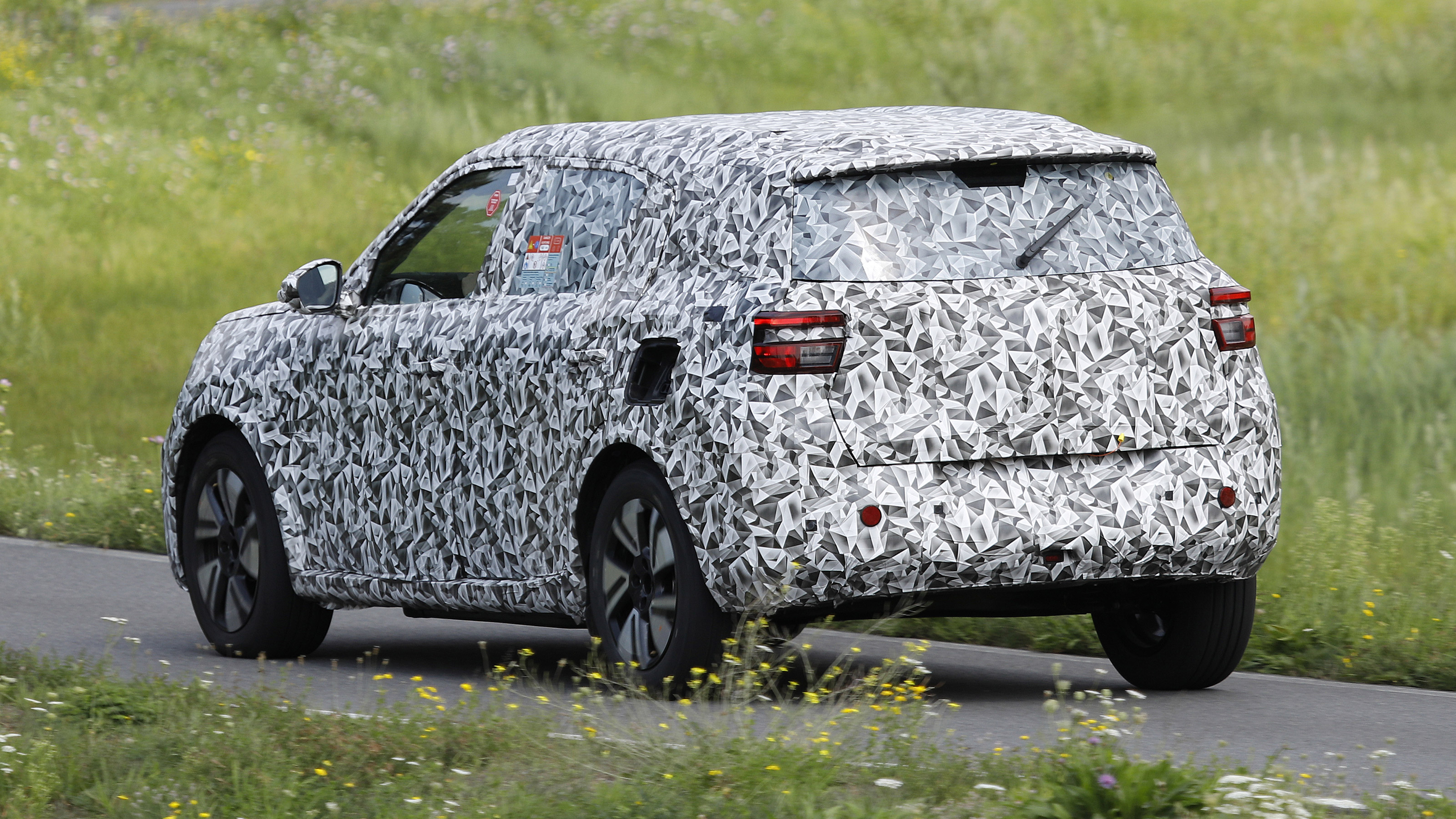Vauxhall Crossland replacement spyshots 5