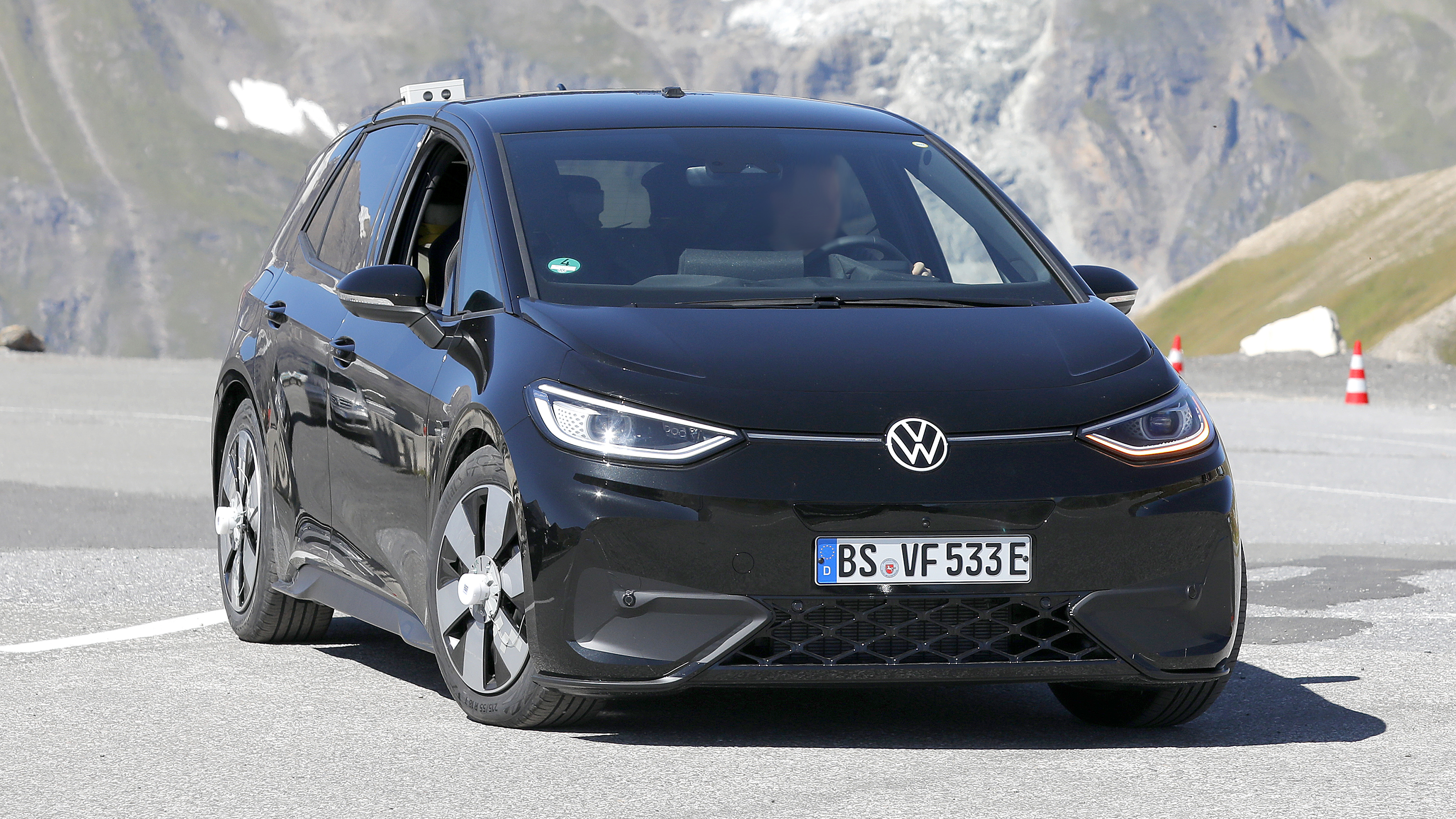 Volkswagen ID.3 GTX - front cornering