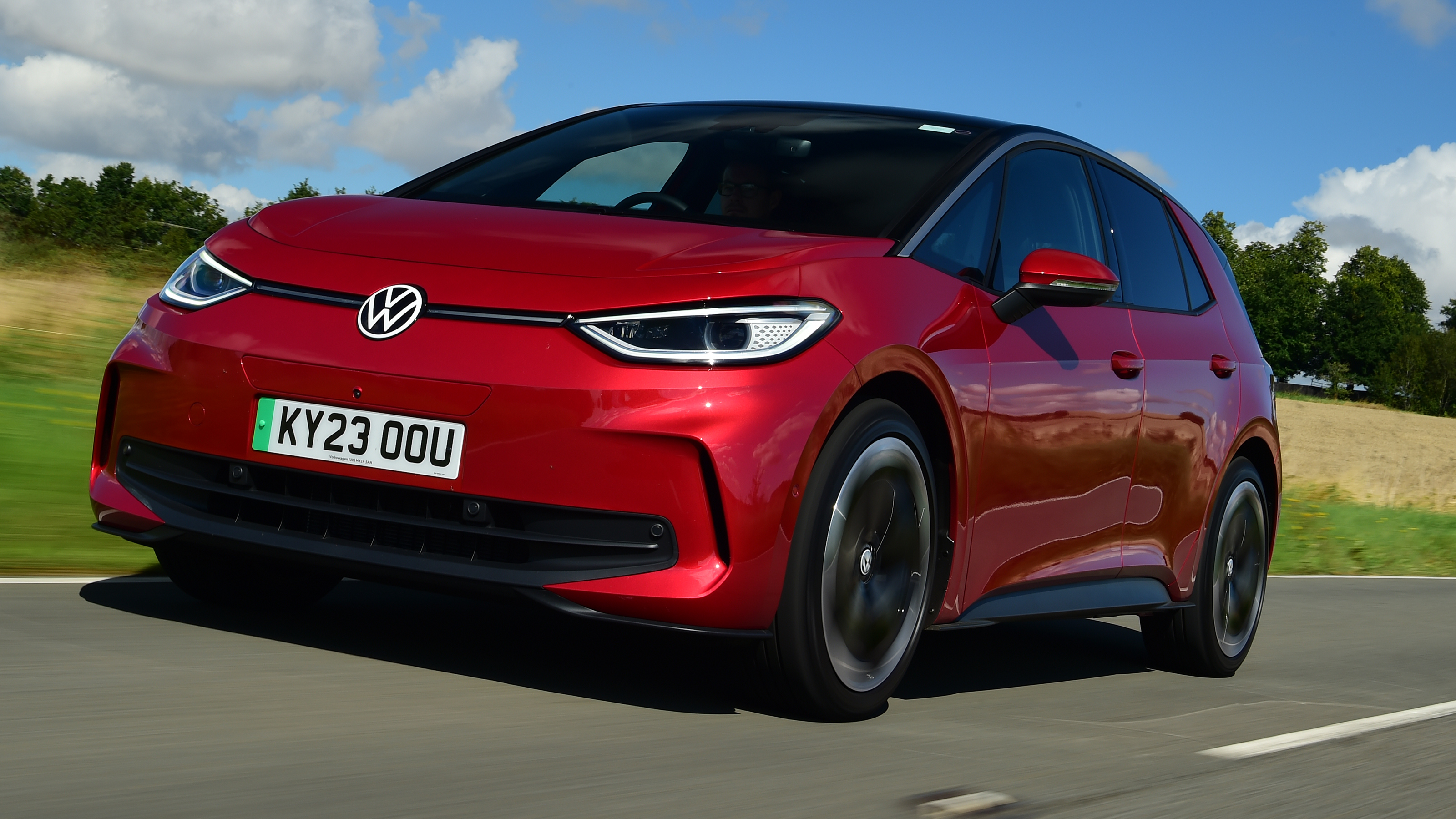 Volkswagen ID.3 vs MG4 - Volkswagen ID.3 front tracking 