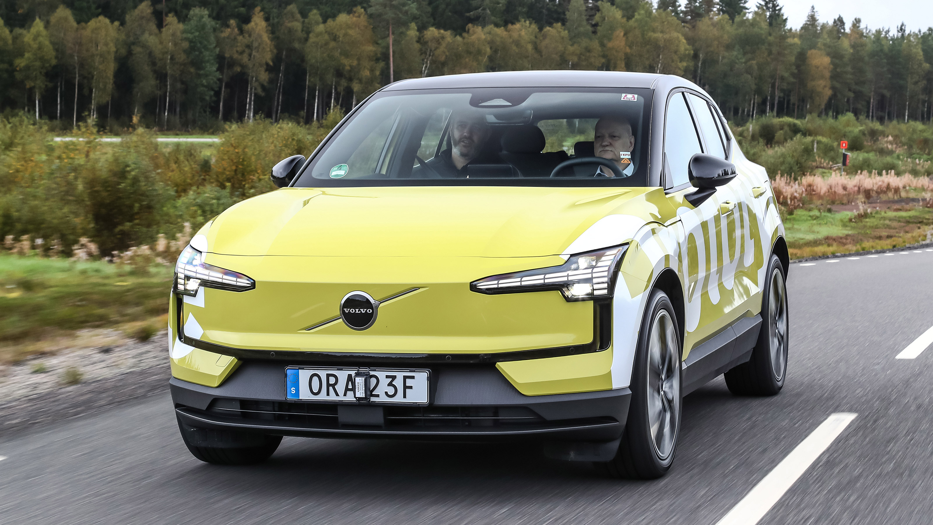 Volvo EX30 prototype - front tracking