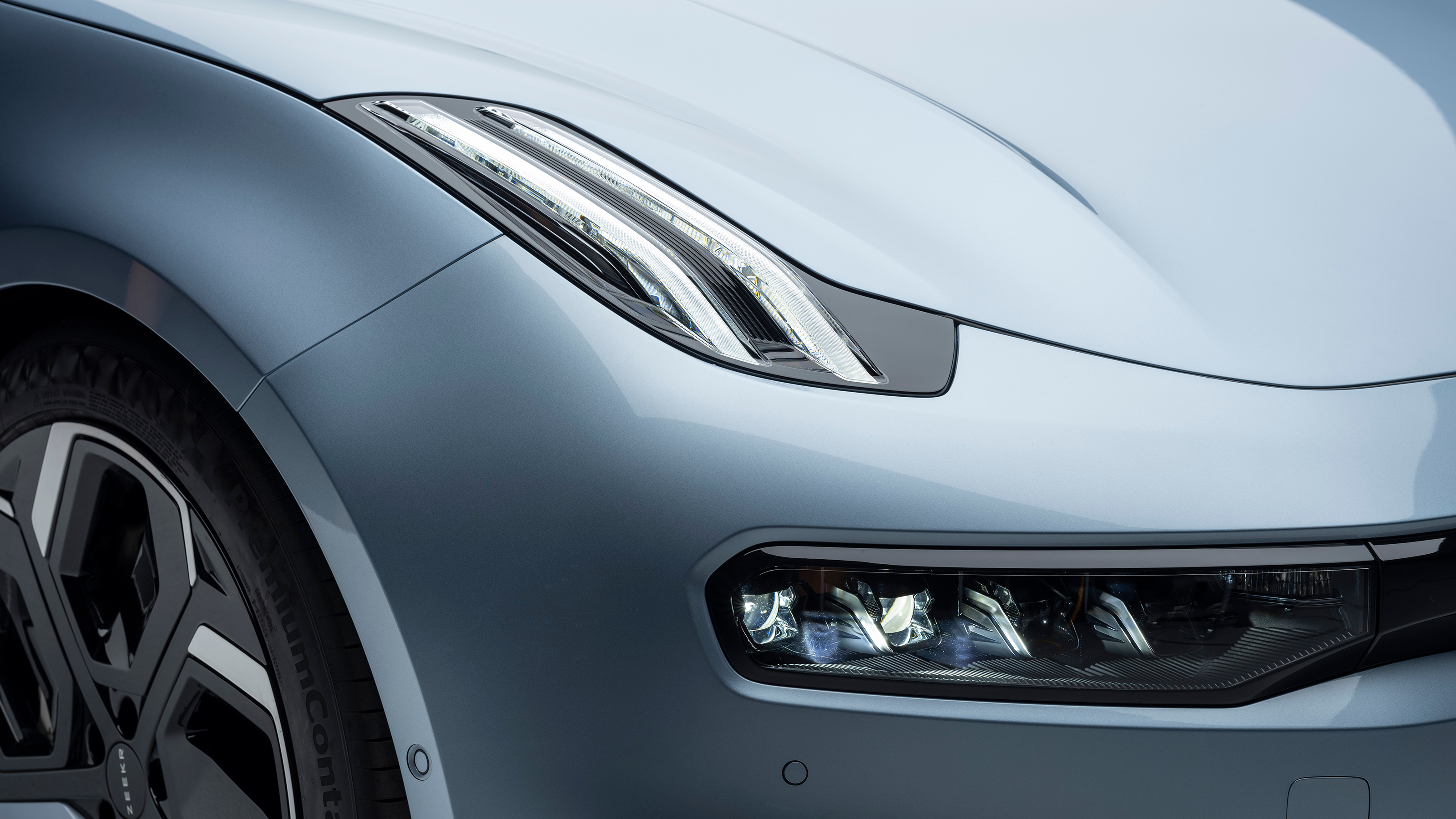 Zeekr 001 - front headlight