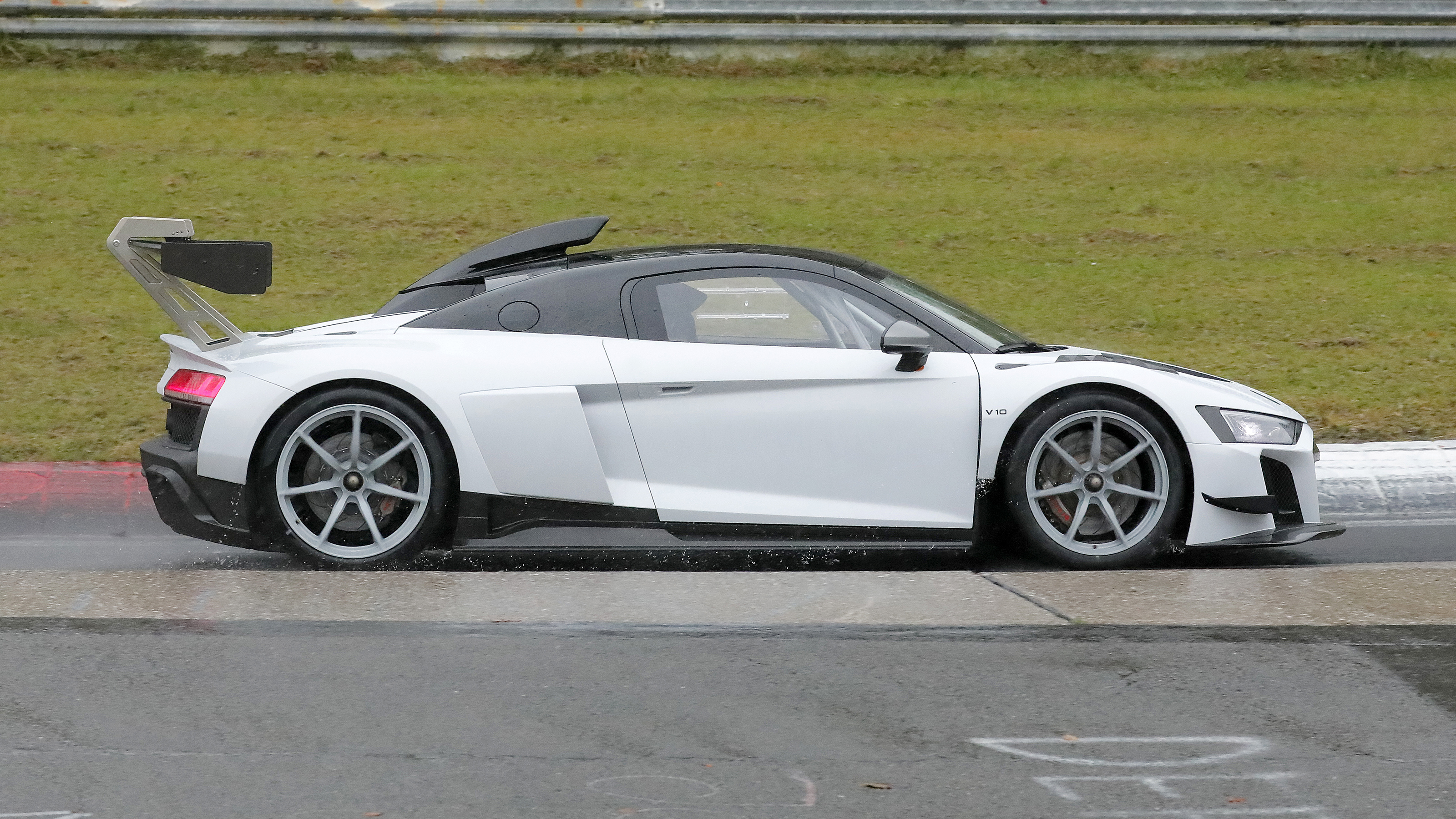 Abk Audi R8 GT3 - side action