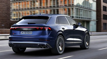 New Audi SQ8 - rear tracking