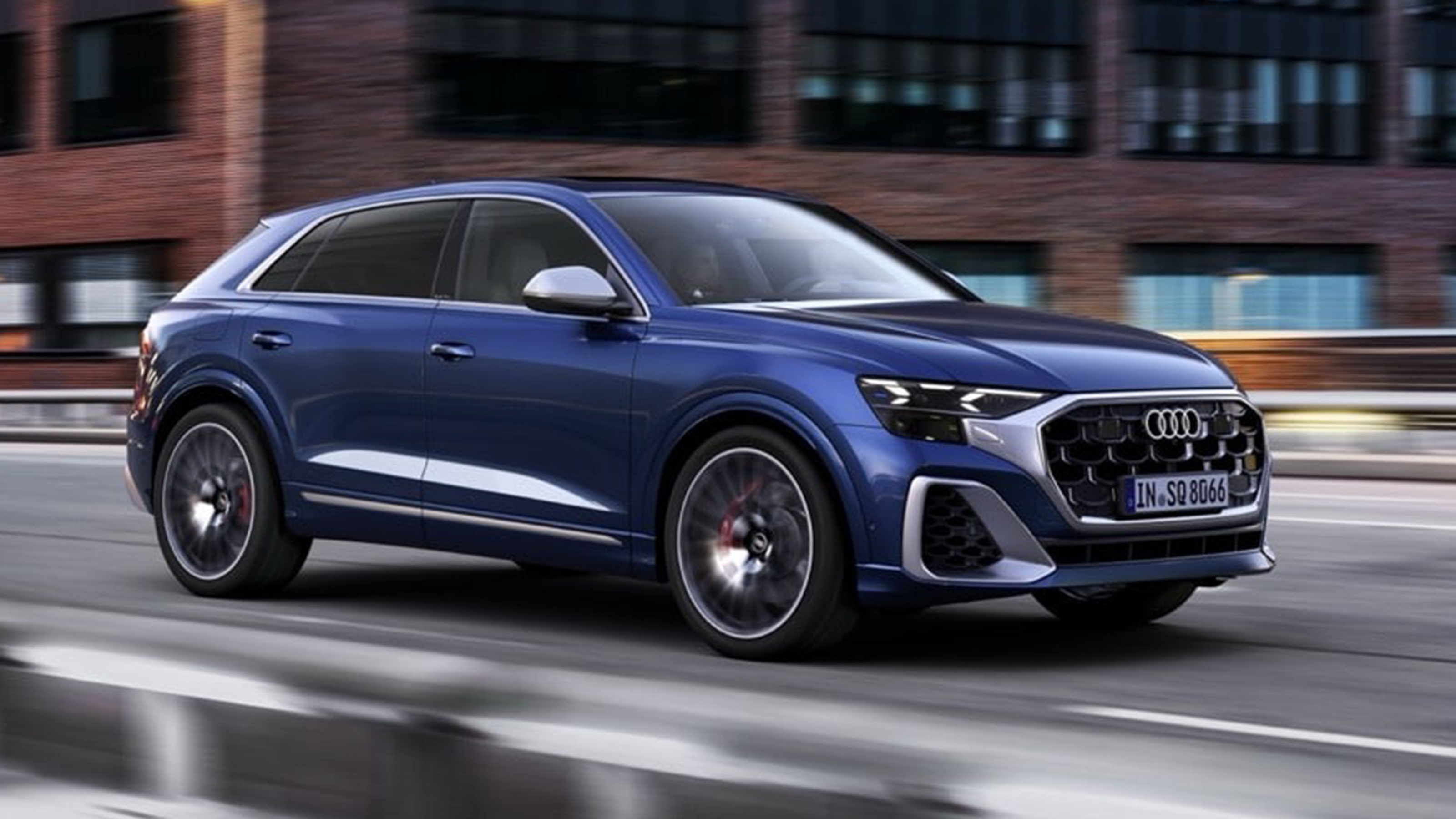 New Audi SQ8 - front tracking 