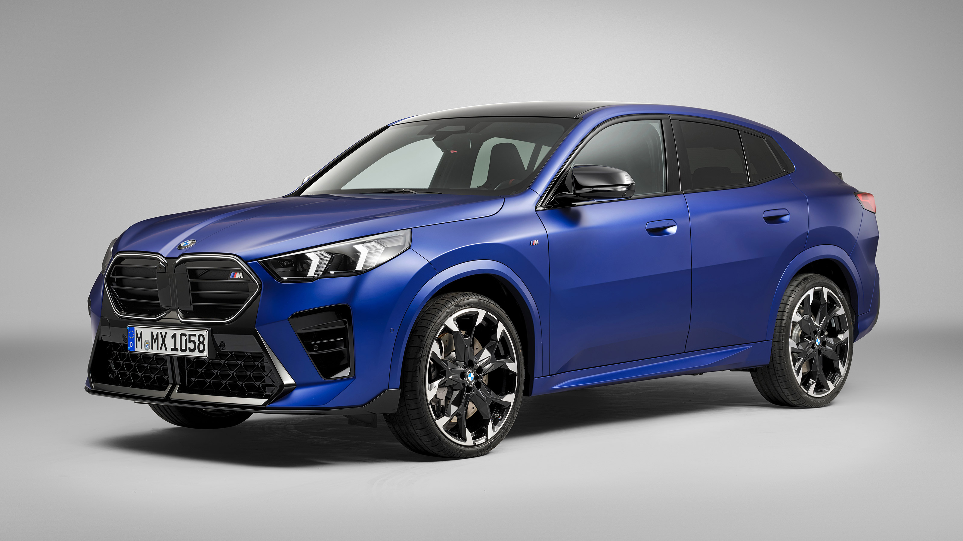BMW X2 - front studio
