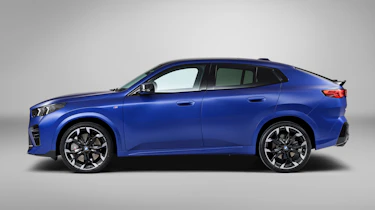 BMW X2 - side studio