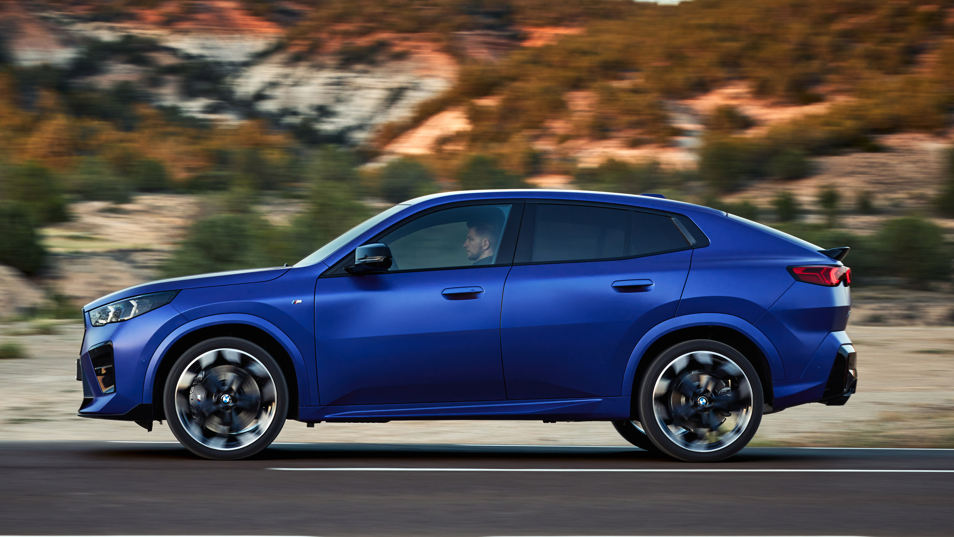 BMW X2 - side