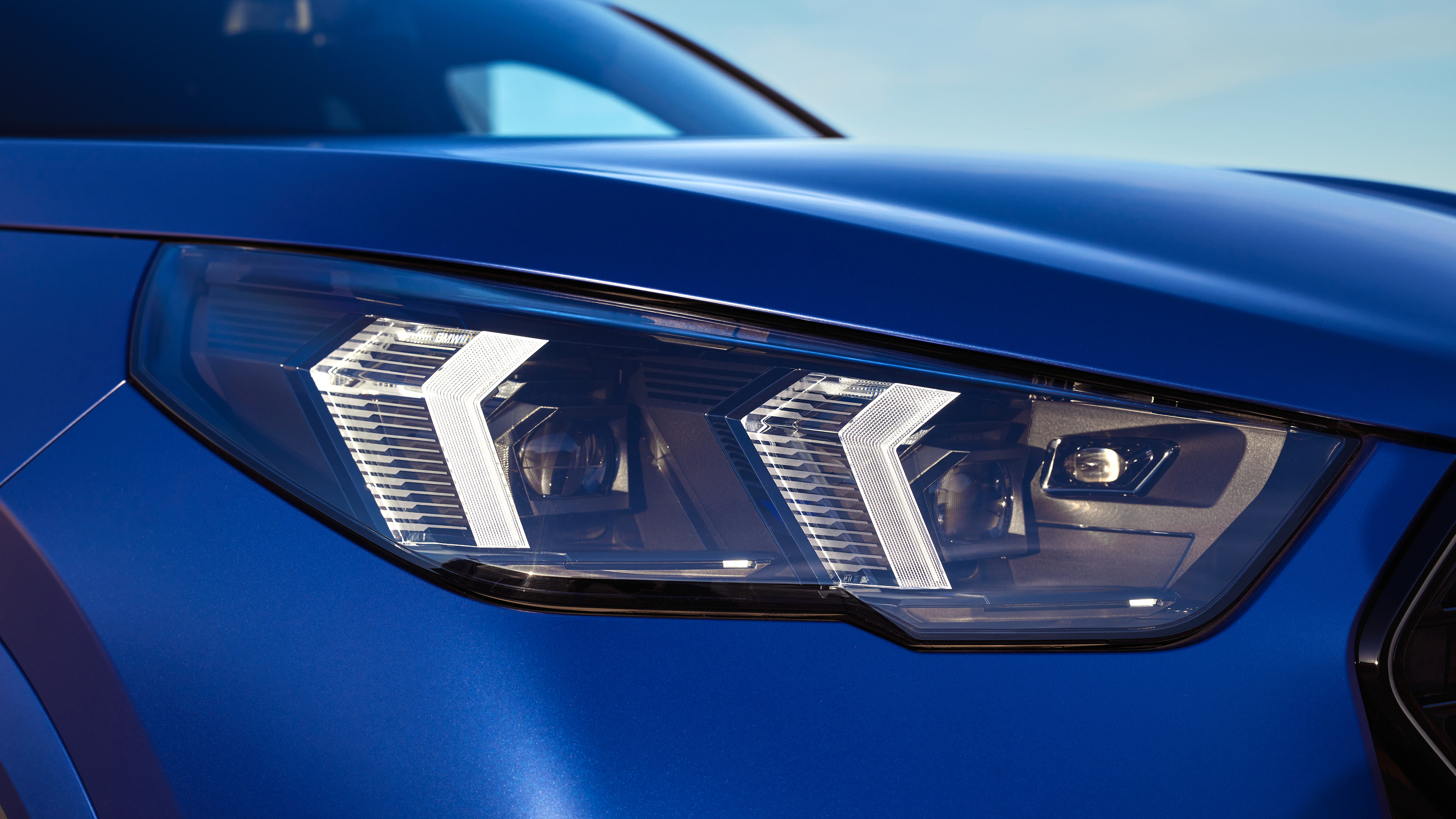 BMW X2 - front light