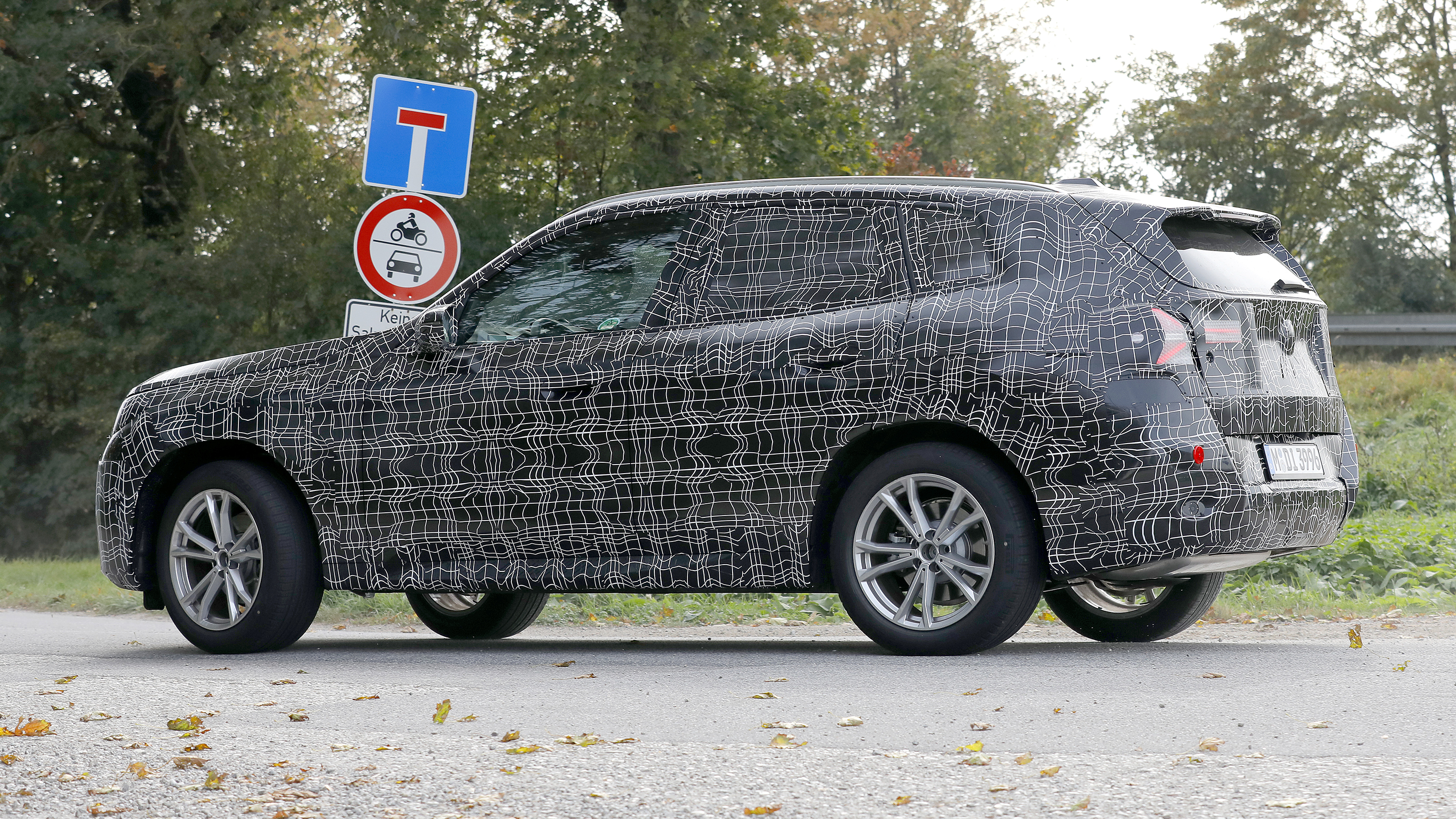 BMW X3 testing - rear quarter tracking 