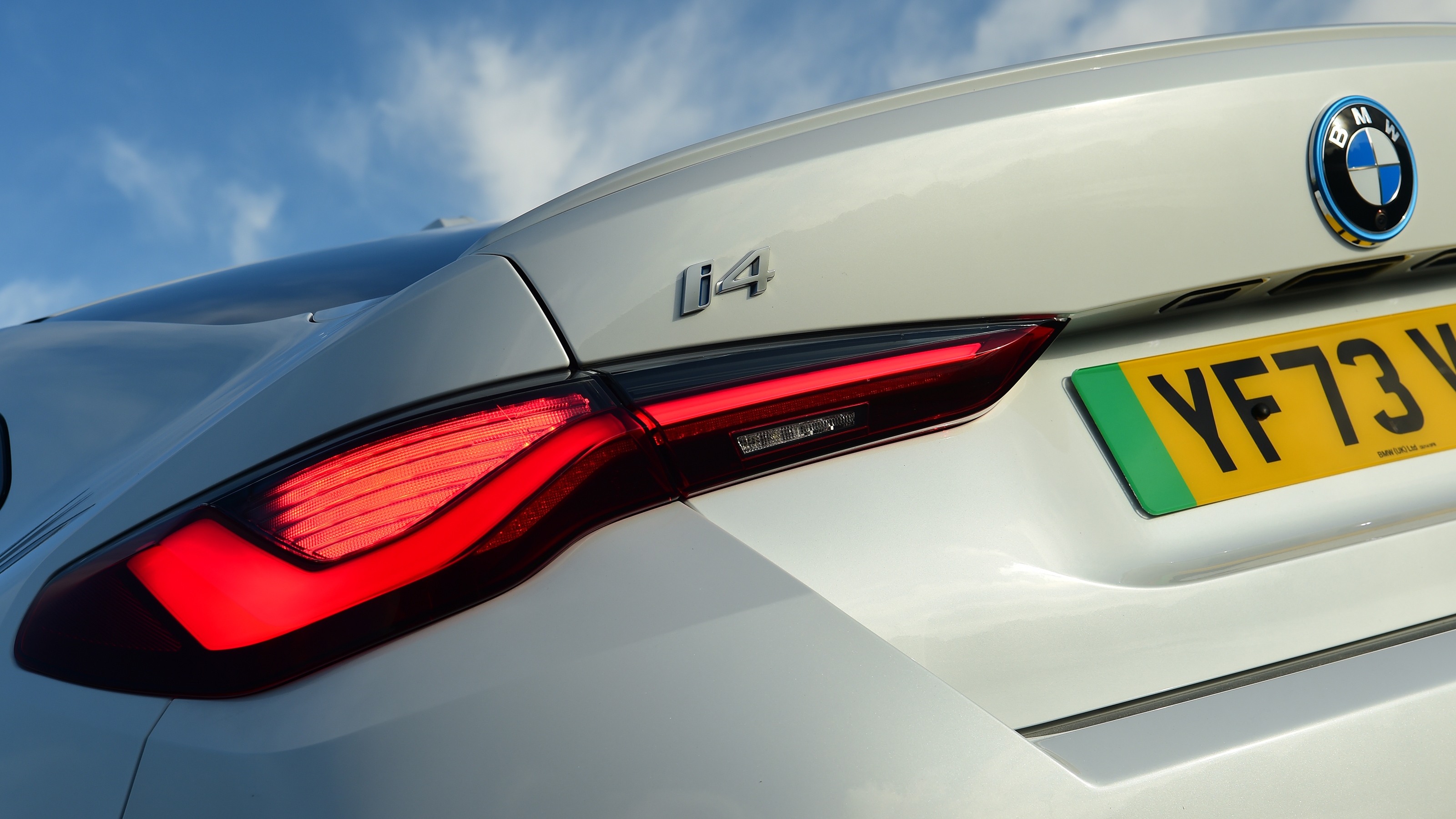 BMW i4 eDrive35 M Sport - tail light