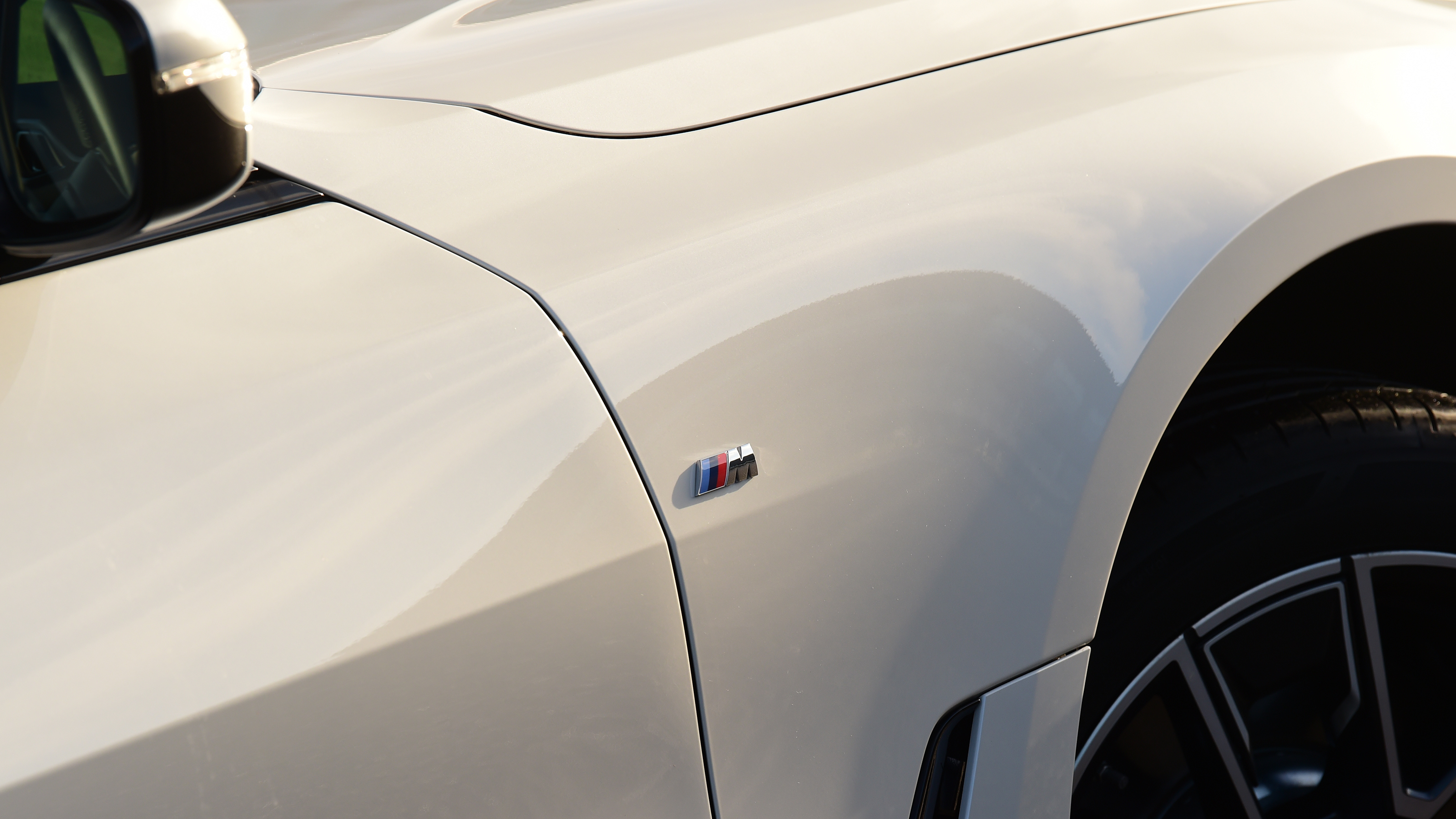 BMW i4 eDrive35 M Sport - 'M' badge