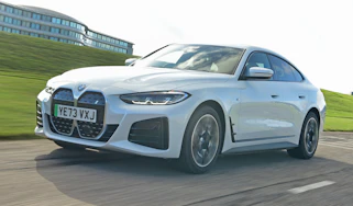 BMW i4 eDrive35 M Sport - front tracking