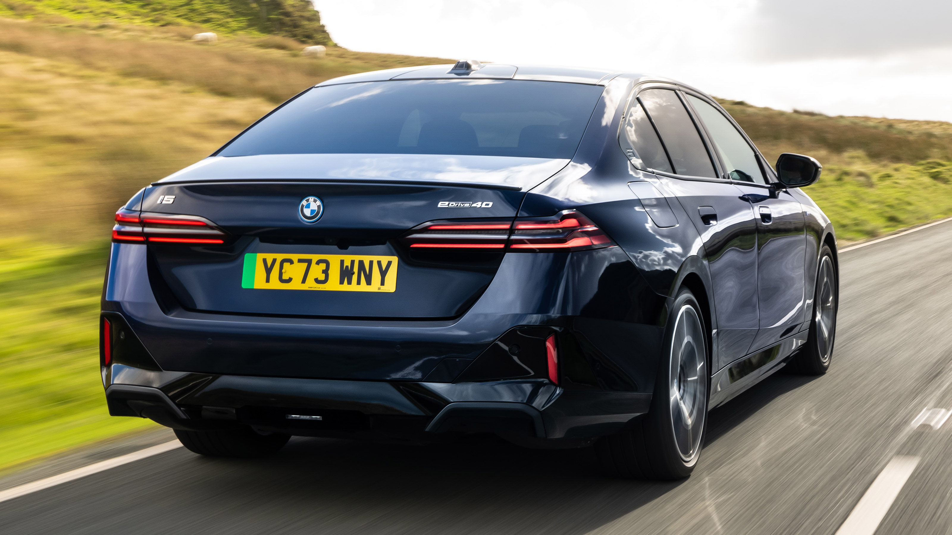 BMW i5 eDrive40 M Sport - rear