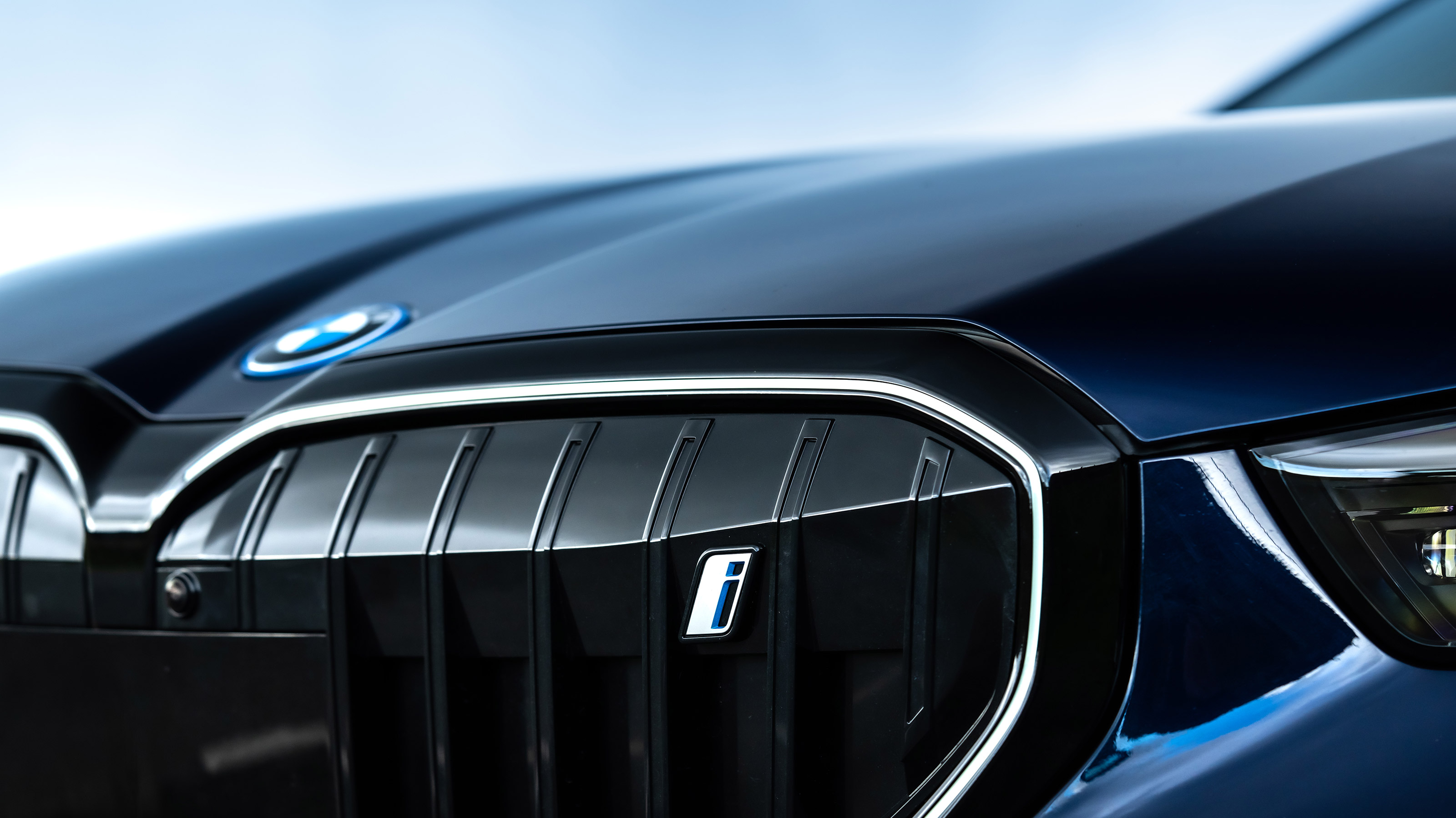 BMW i5 eDrive40 M Sport - grille