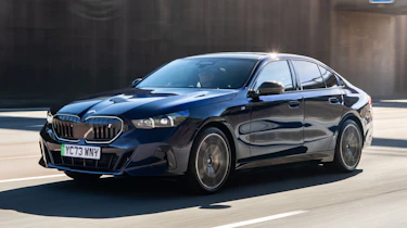 BMW i5 eDrive40 M Sport - front action