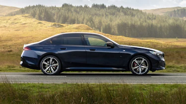 BMW i5 eDrive40 M Sport - side static