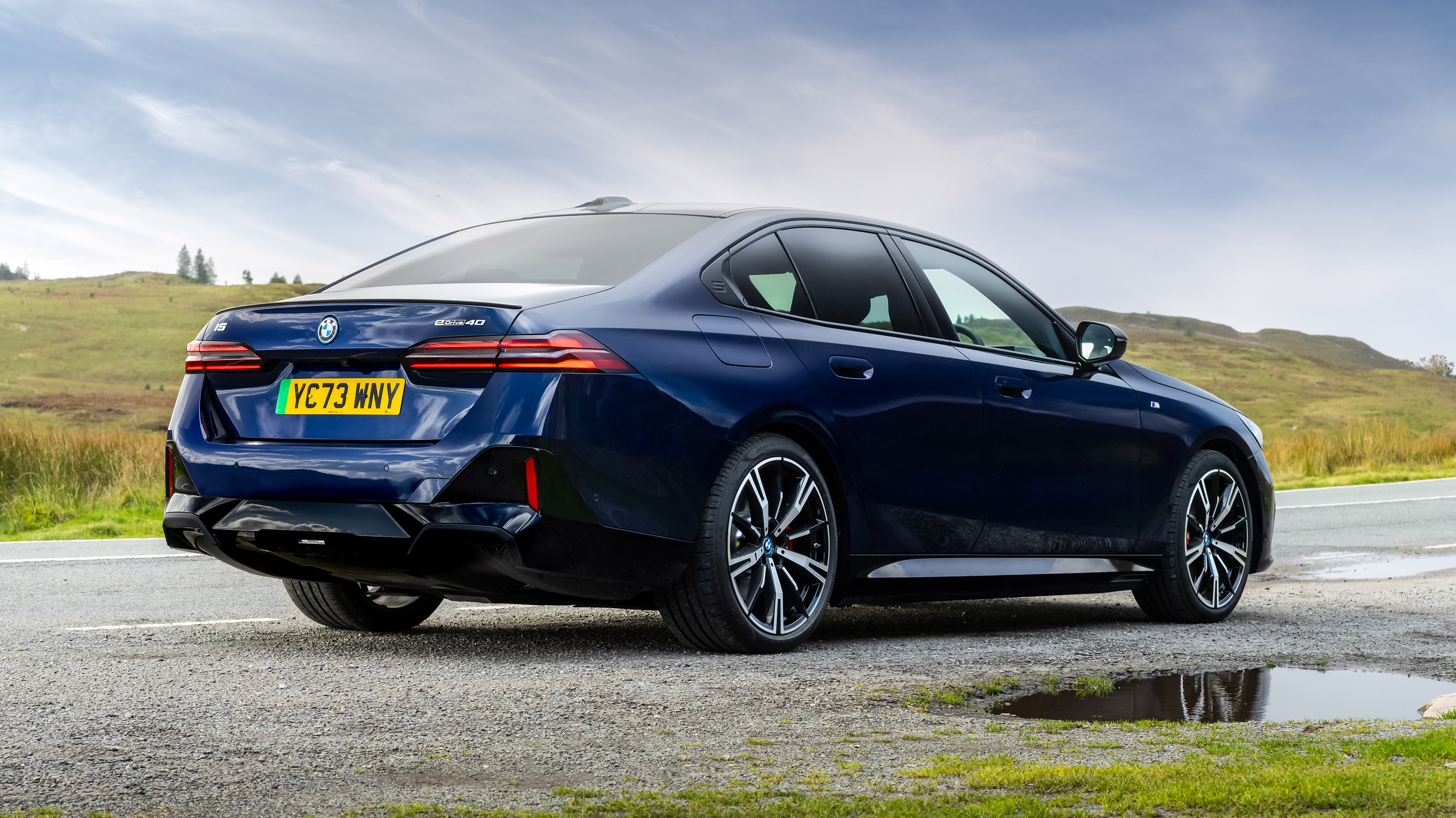 BMW i5 eDrive40 M Sport - rear static