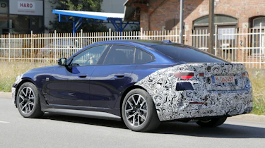 Facelifted BMW i4 - rear tracking