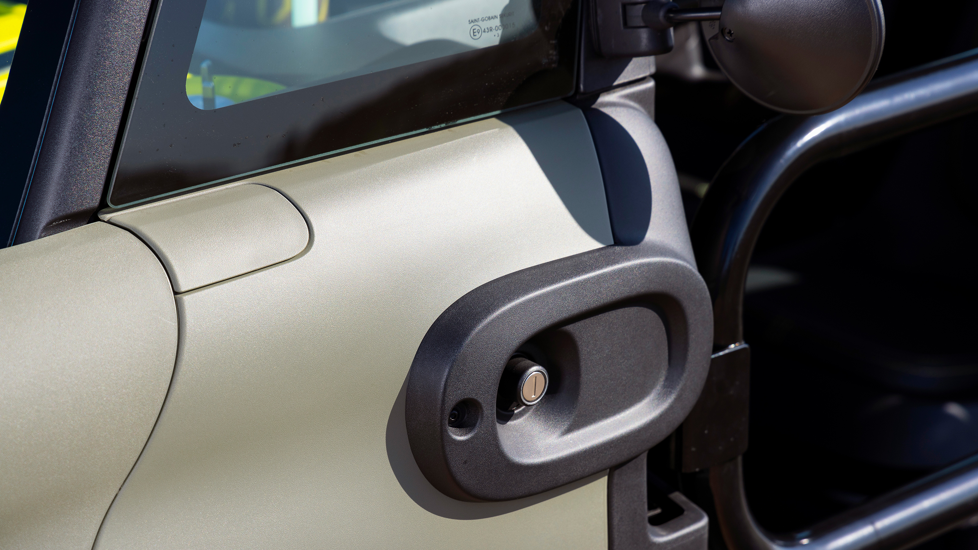 Citroen Ami Buggy - door release button