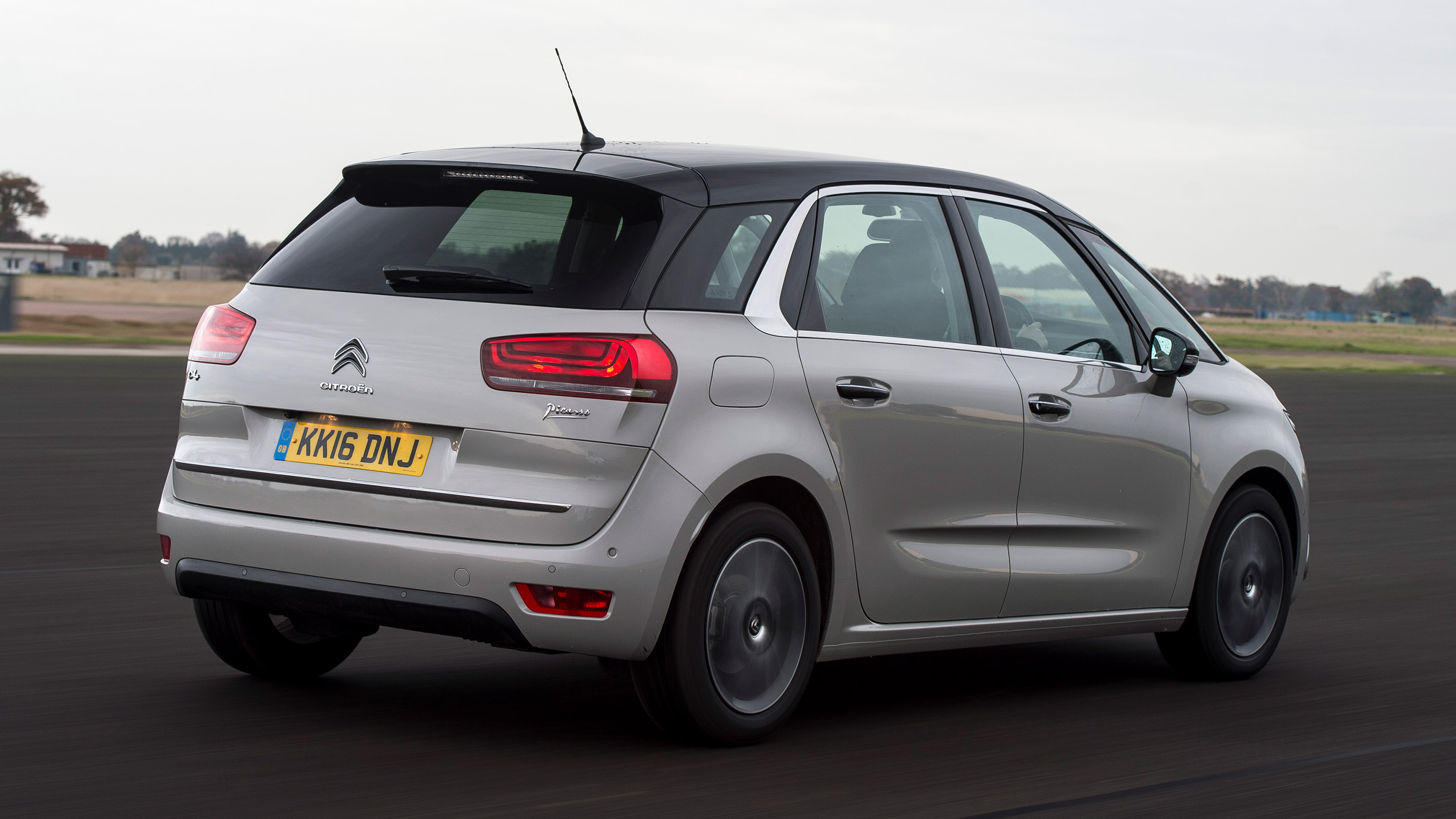 Citroen C4 Picasso Mk2 - rear tracking