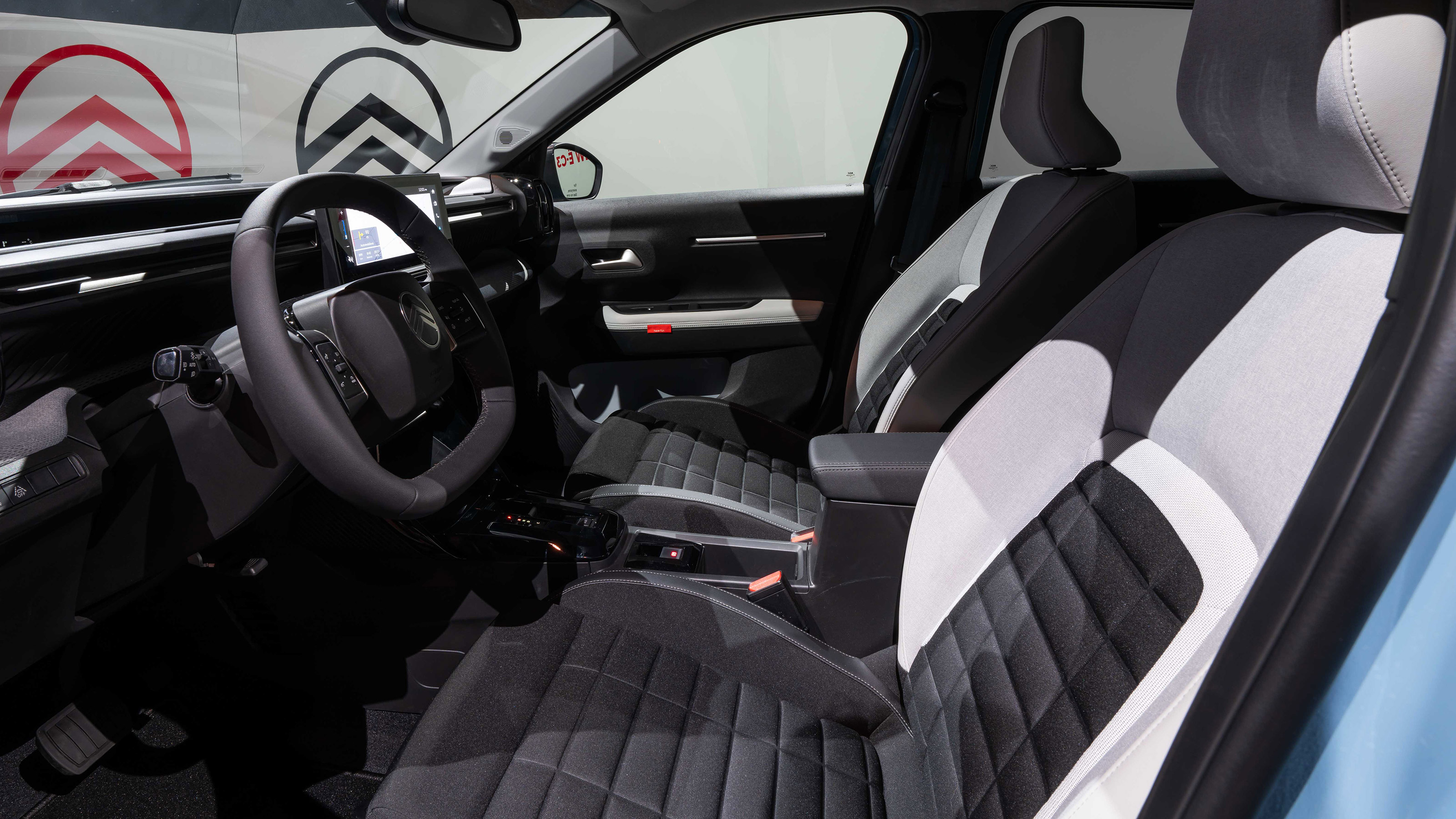Citroen e-C3 - front seats
