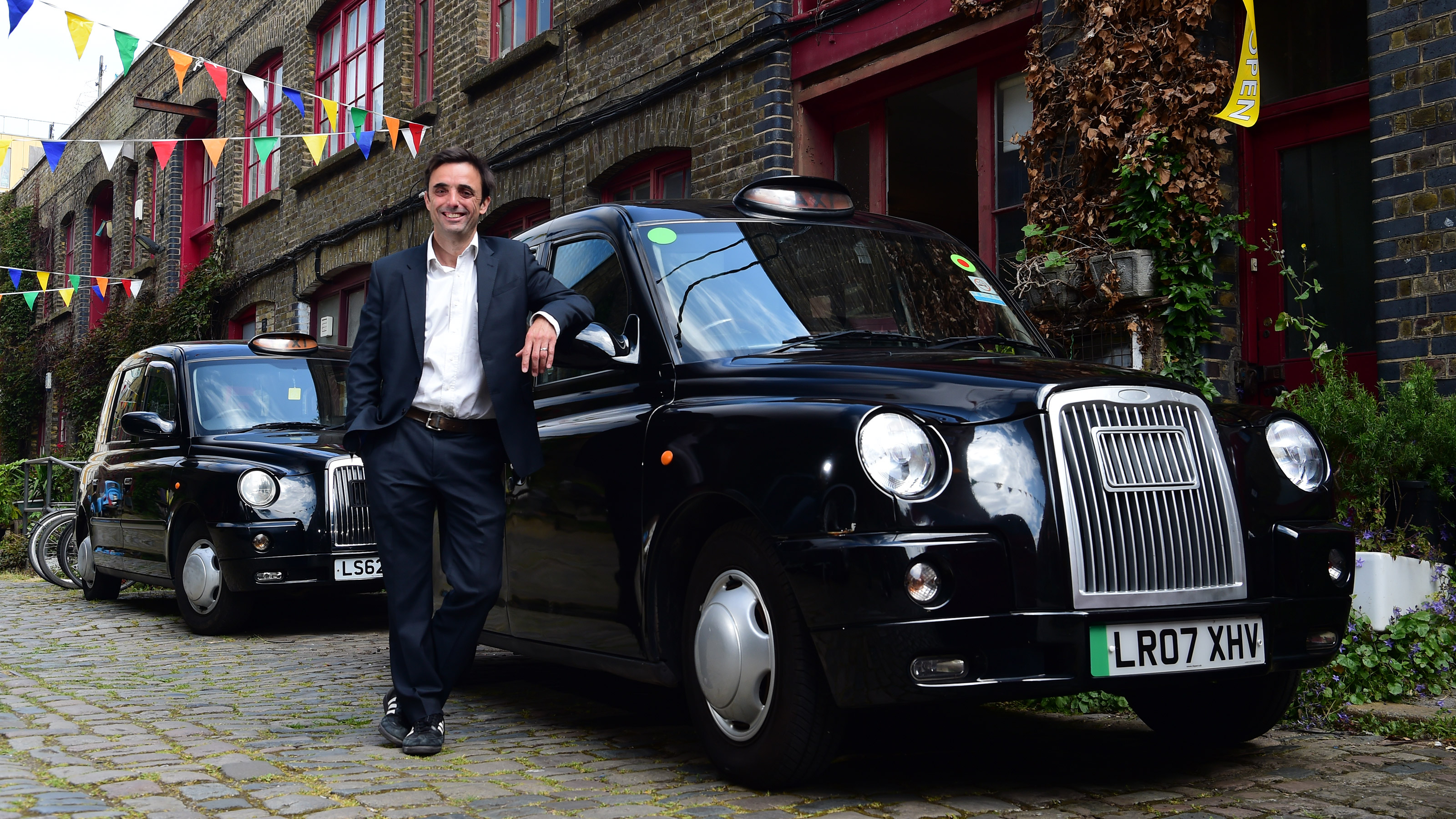 Clipper LTI TX4 black cab - header