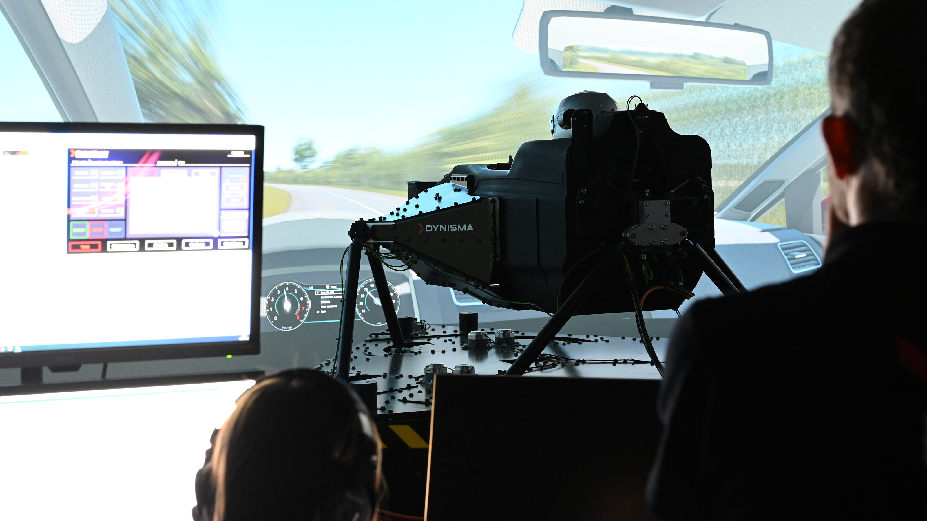 Dynisma driving simulator - readouts
