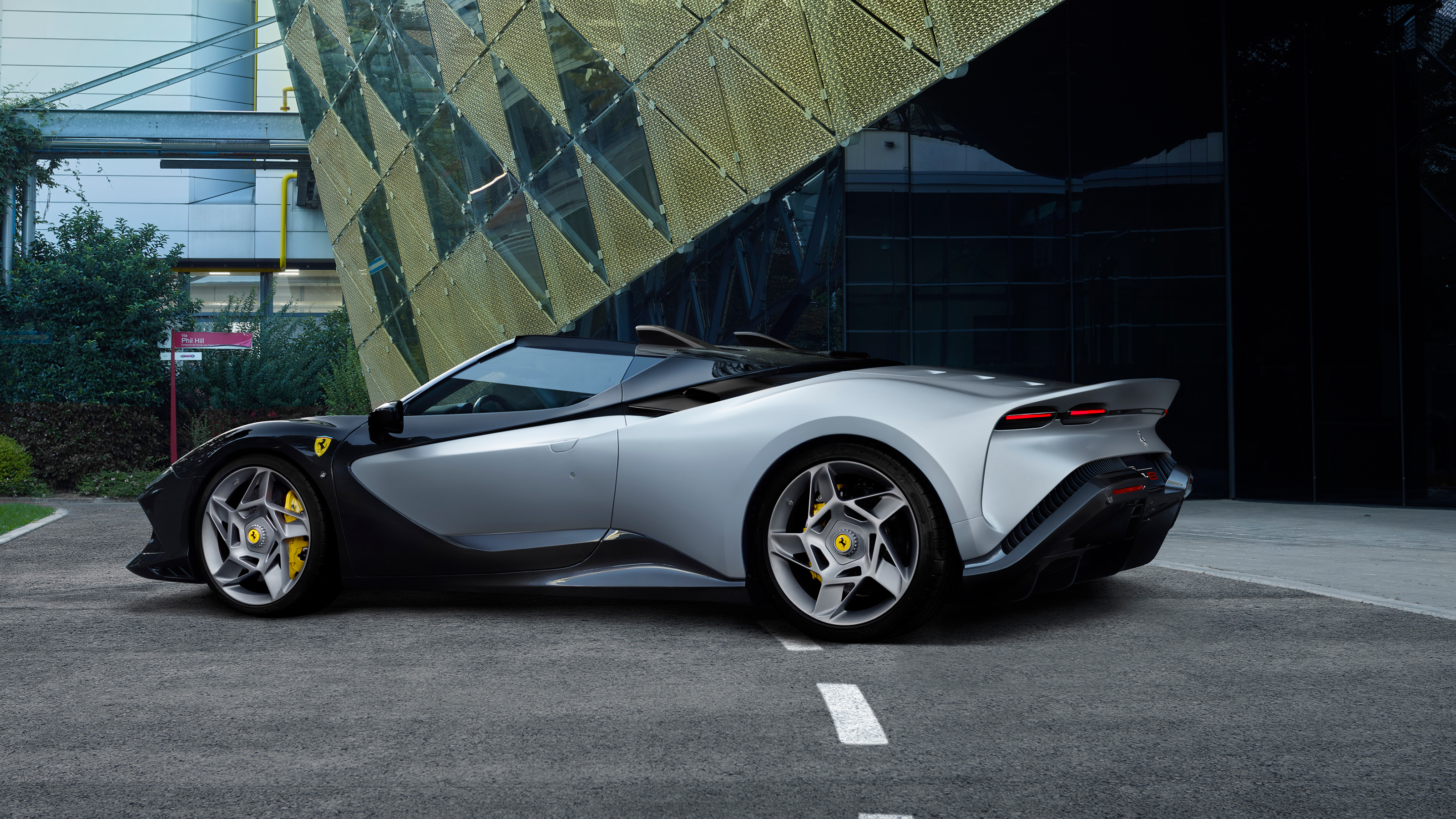Ferrari SP-8 - side 