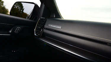 Ford Ranger Platinum - passenger side dashboard