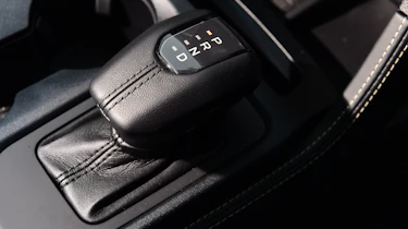 Ford Ranger Platinum - gear selector