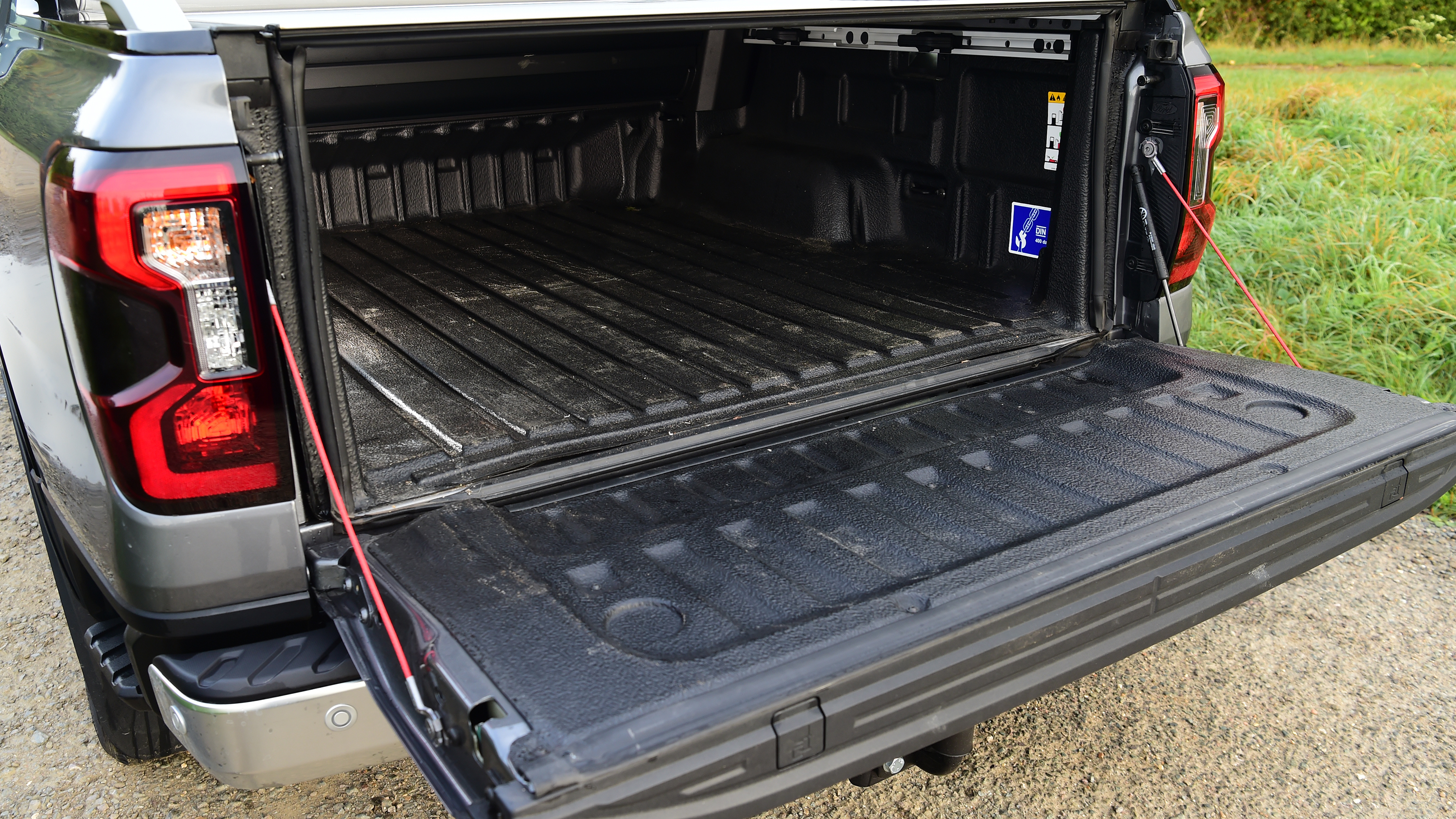 Ford Ranger Platinum - tailgate