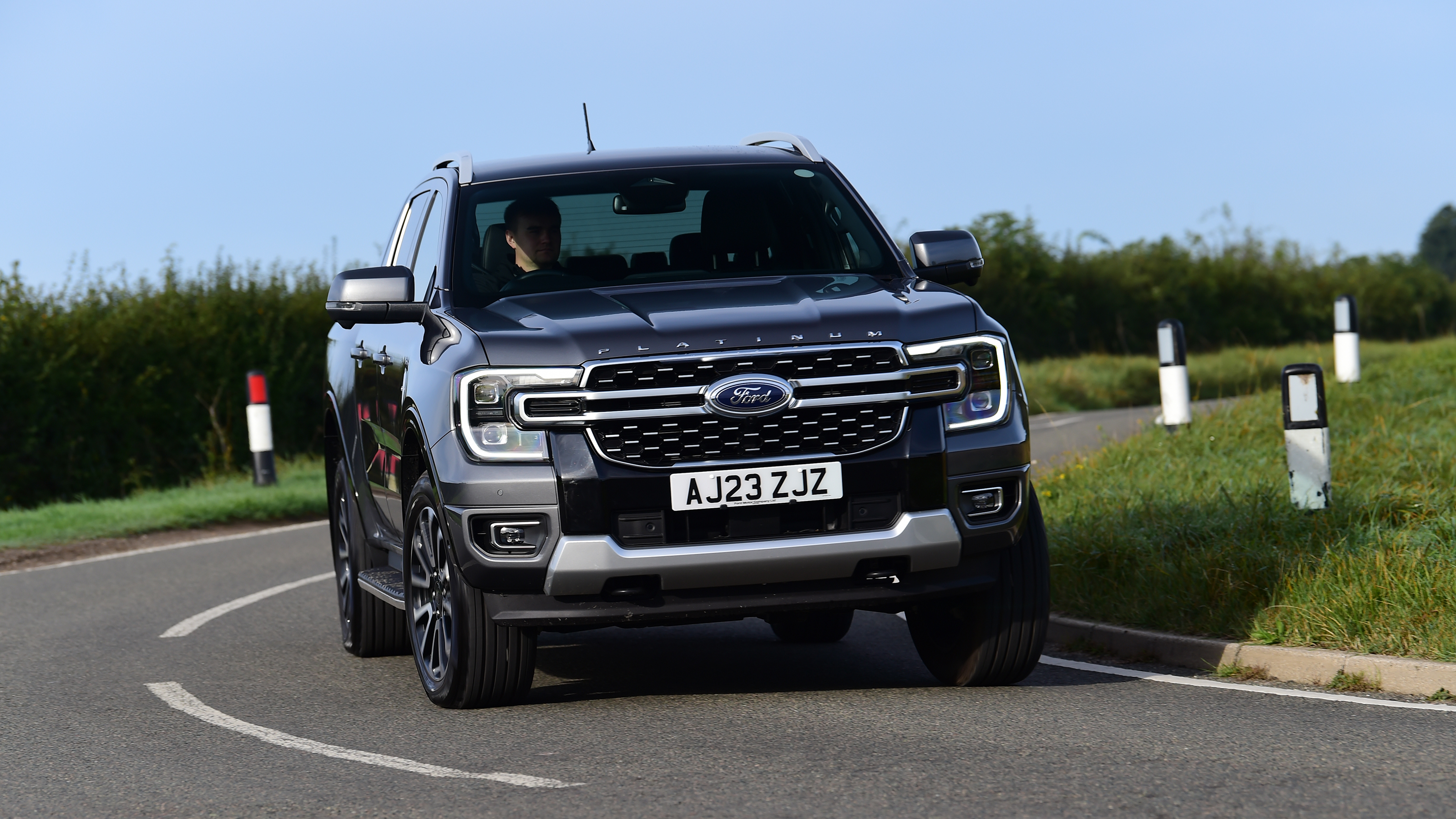 Ford Ranger Platinum - front cornering